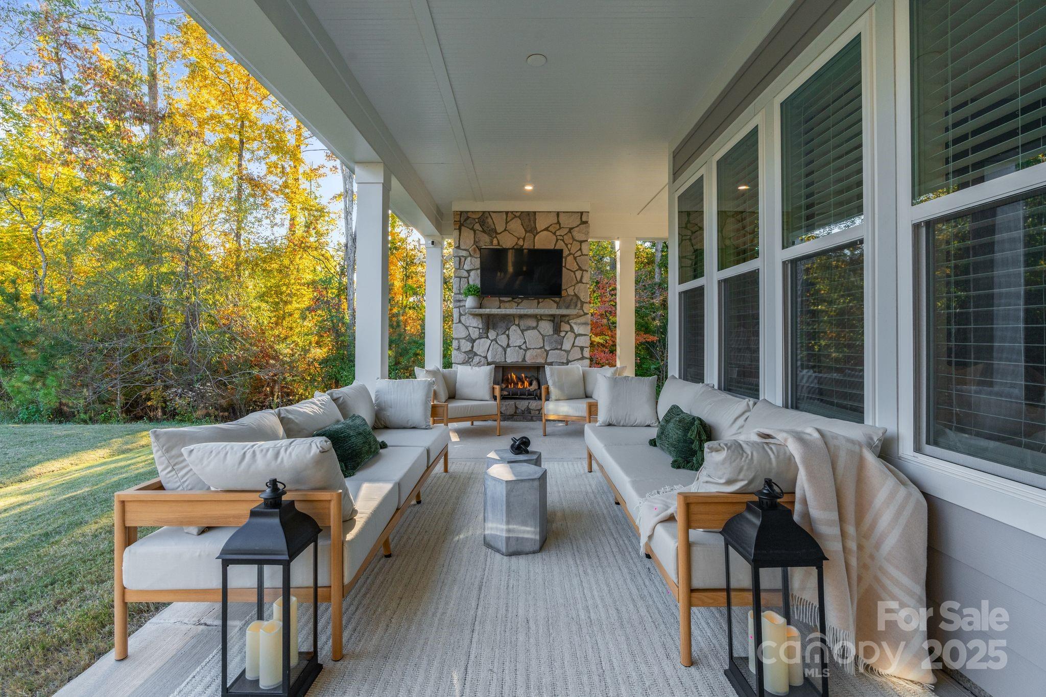 2085 Paddlers Cove Drive