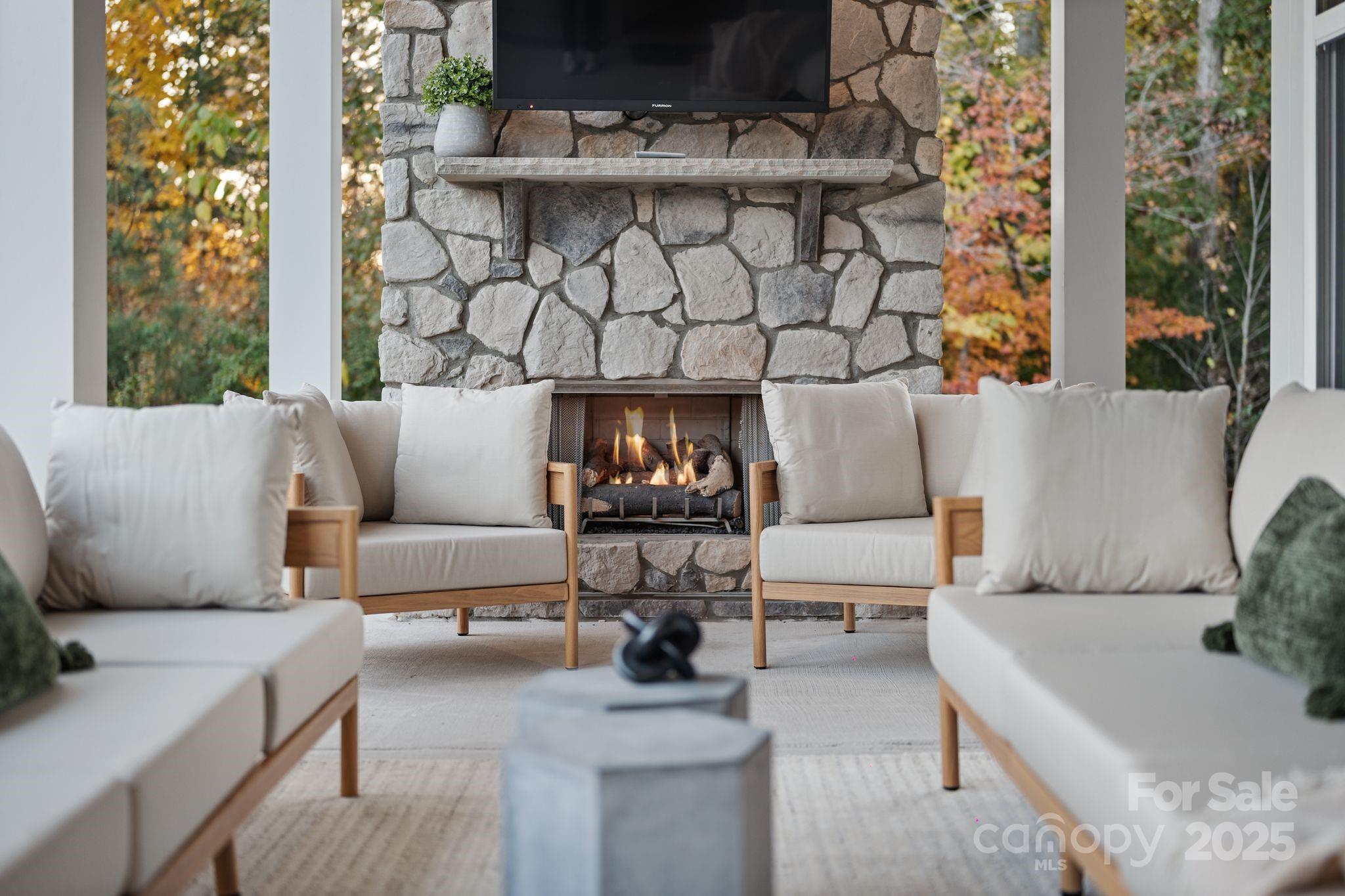 2085 Paddlers Cove Drive