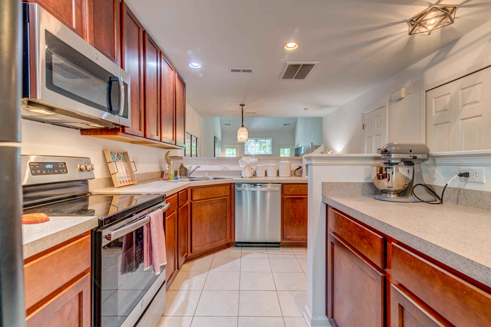 275 Kelsey Boulevard