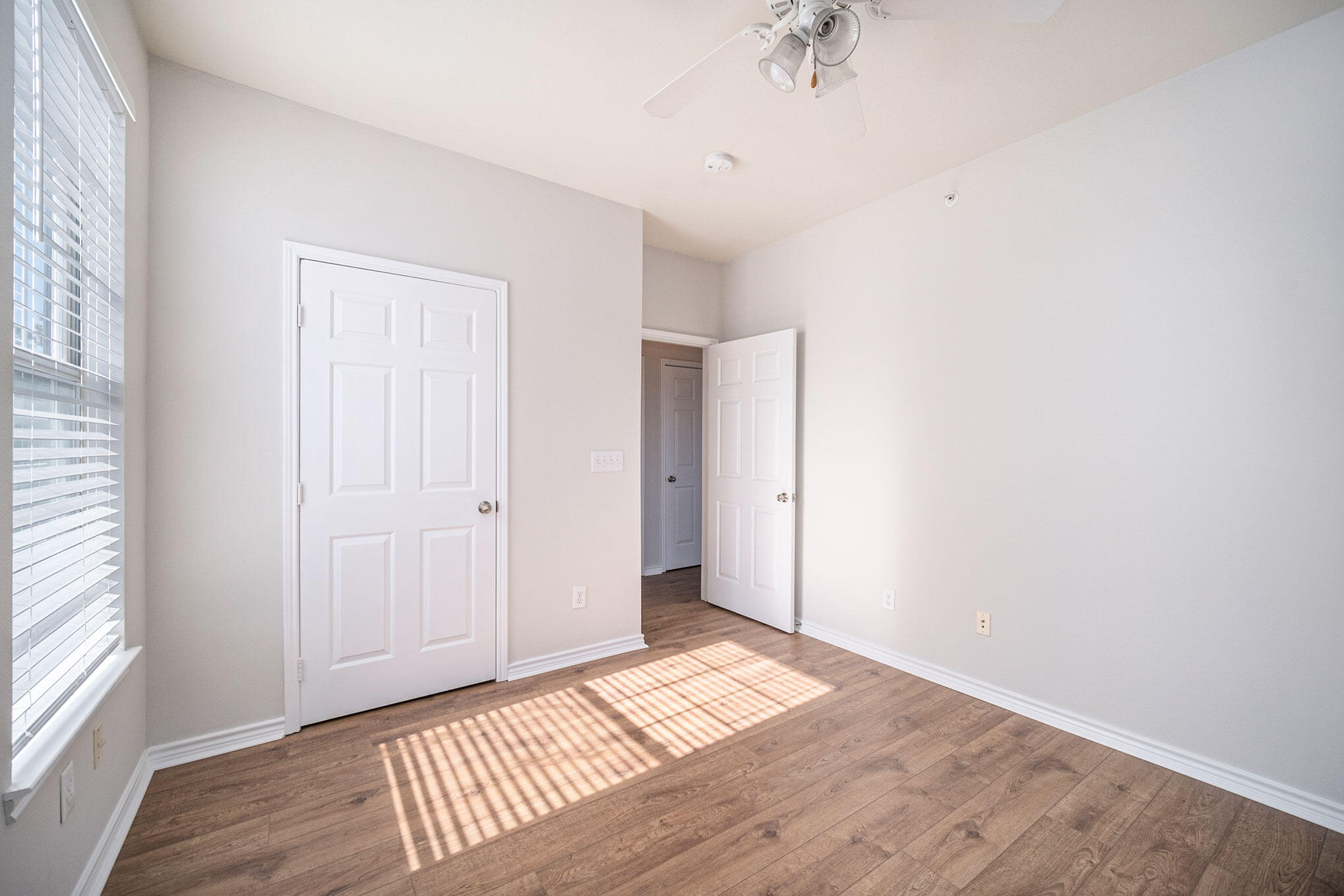 130 River Landing Drive Unit: 2314