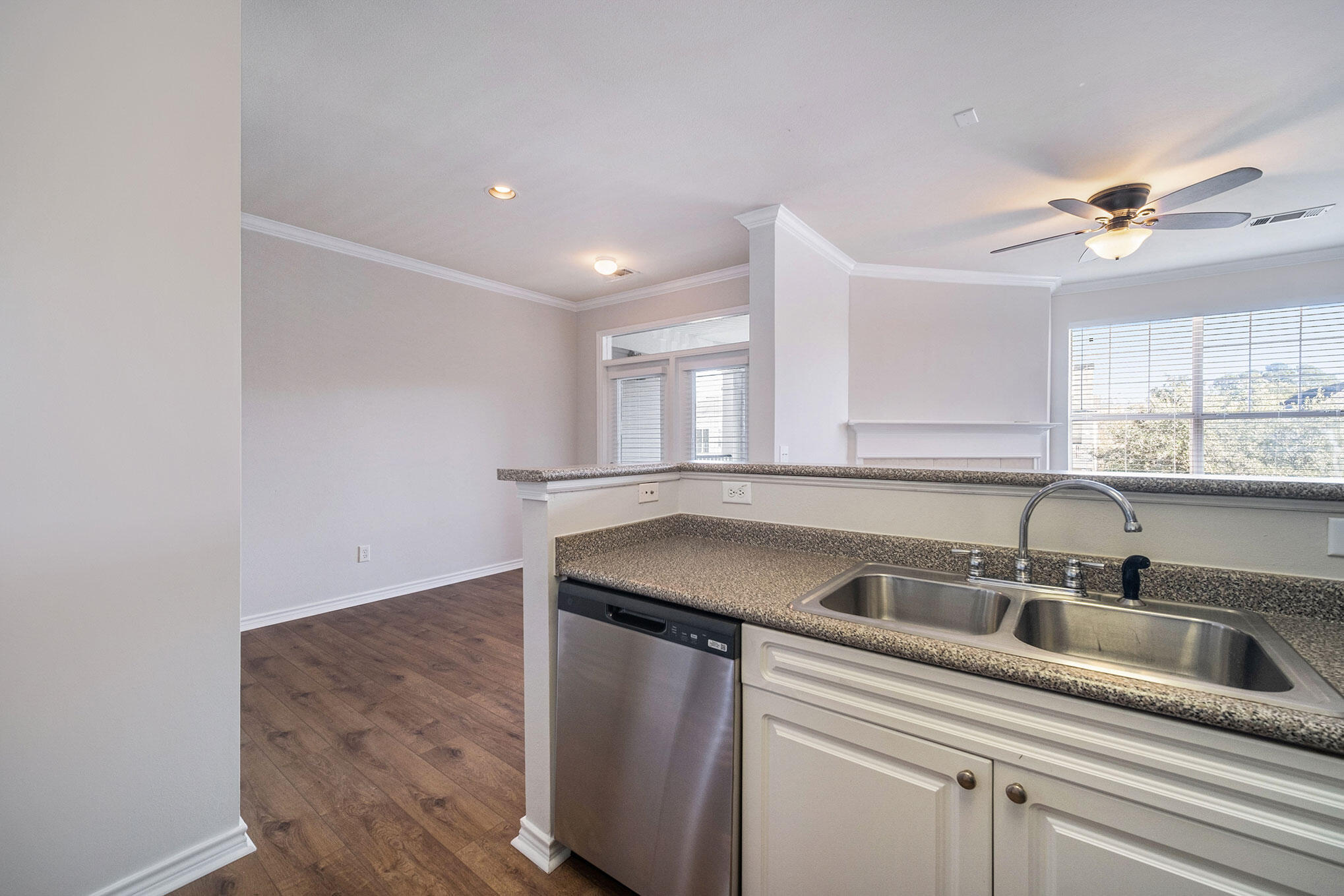 130 River Landing Drive Unit: 2314