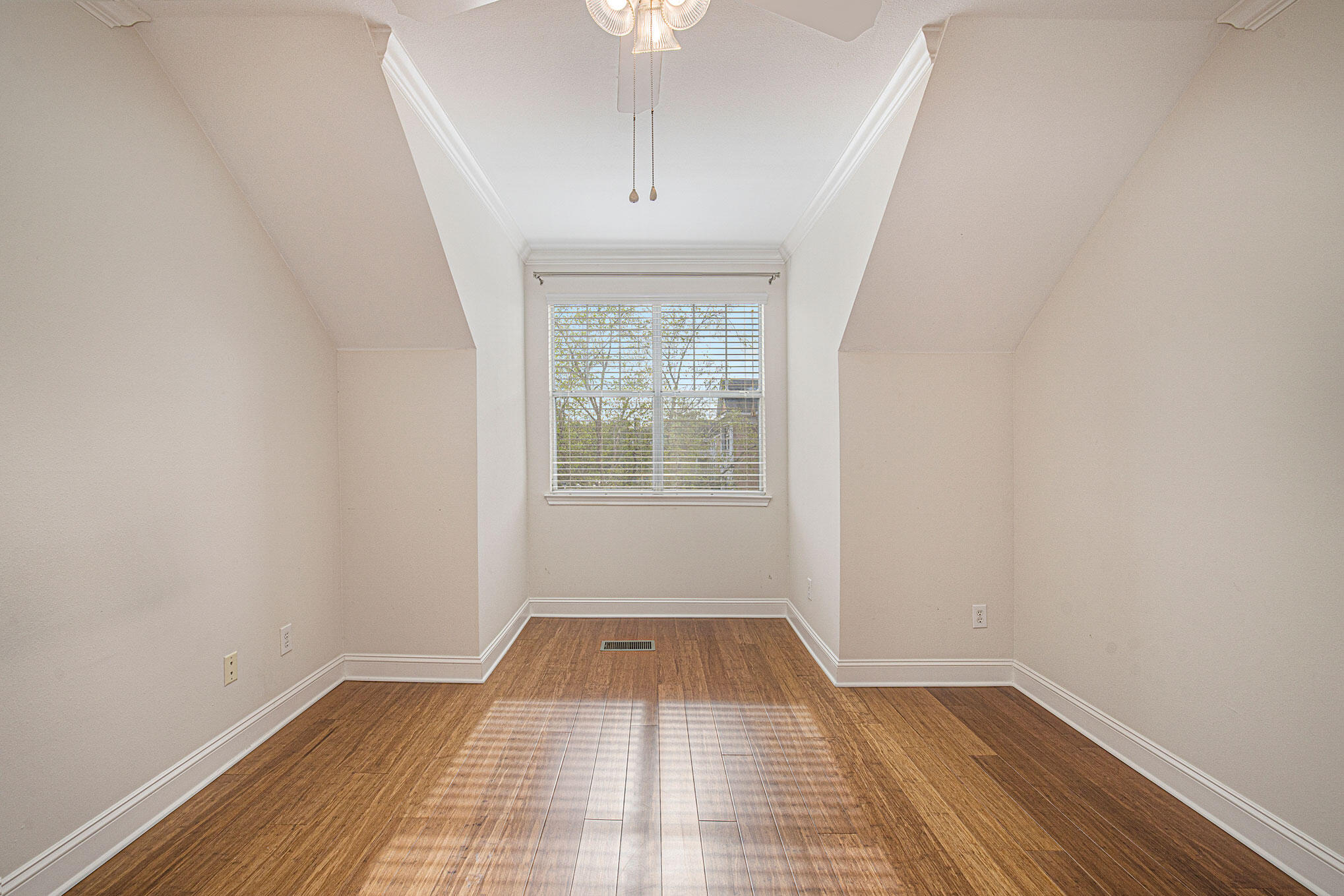 130 River Landing Drive Unit: 5206