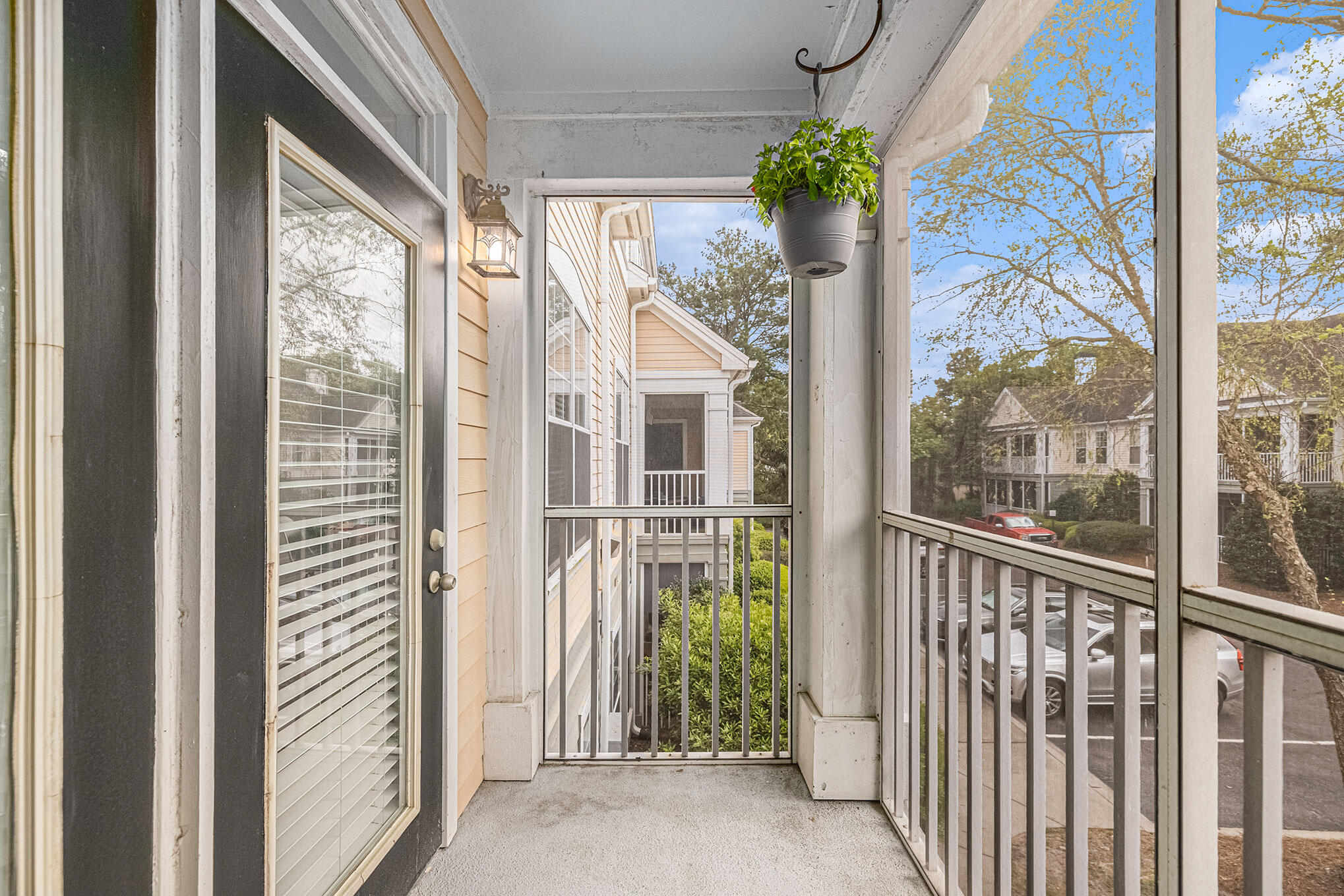 130 River Landing Drive Unit: 5206