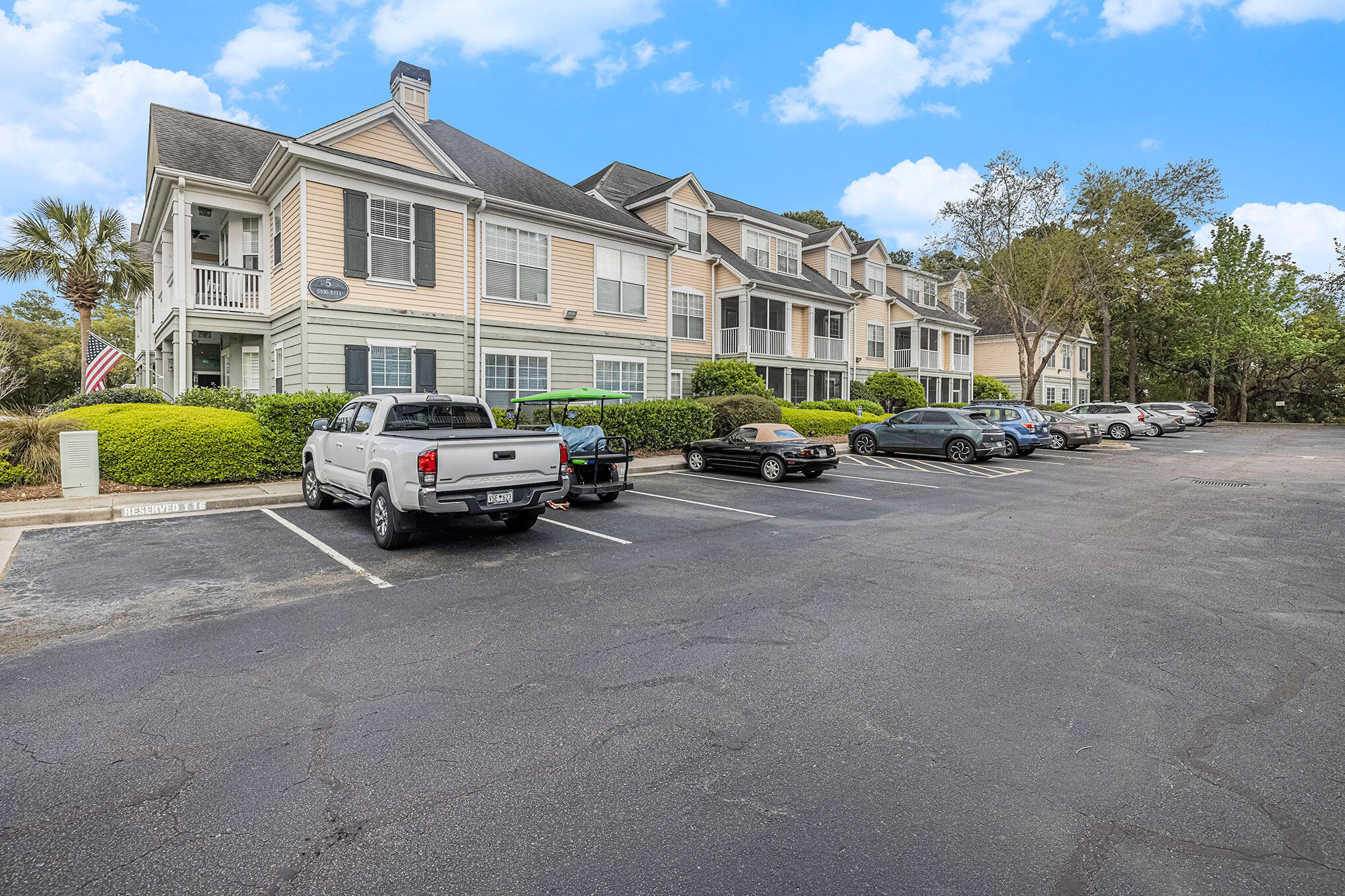 130 River Landing Drive Unit: 5206