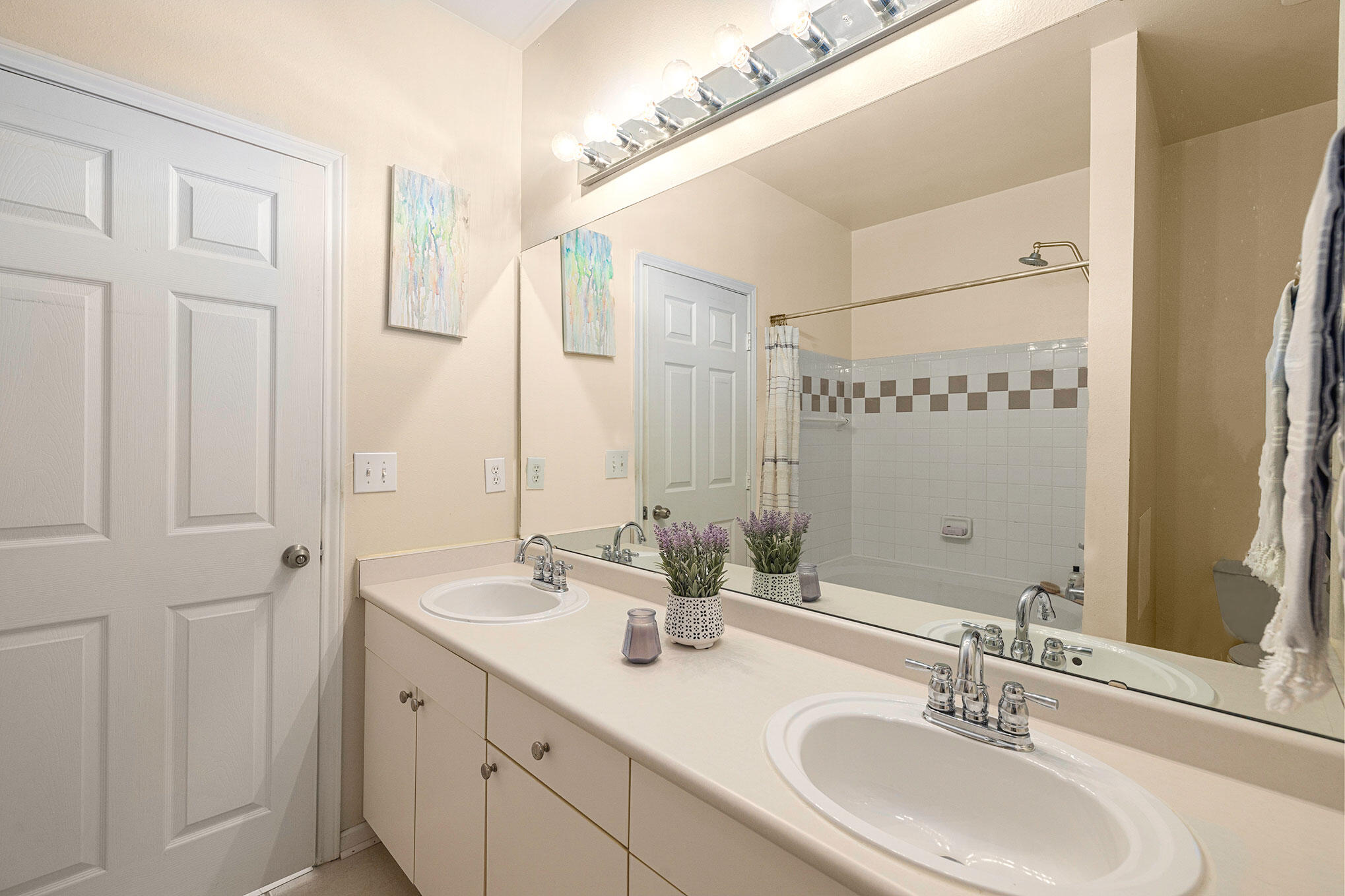 130 River Landing Drive Unit: 5206