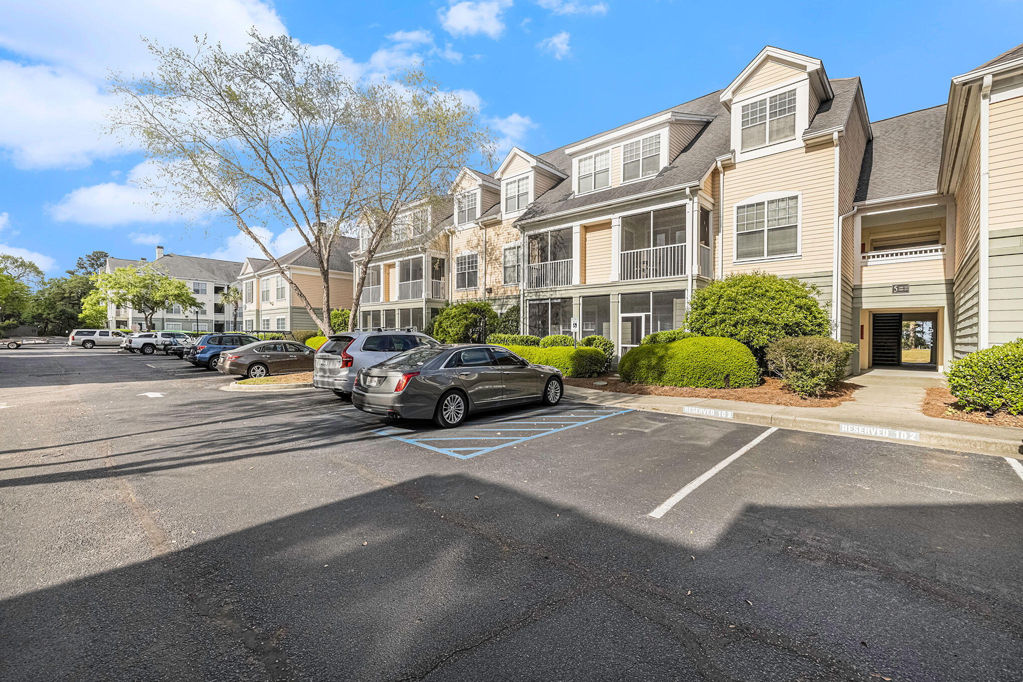 130 River Landing Drive Unit: 5206