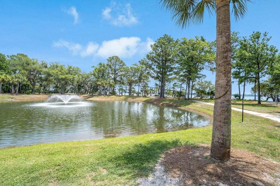 130 River Landing Drive Unit: 5206