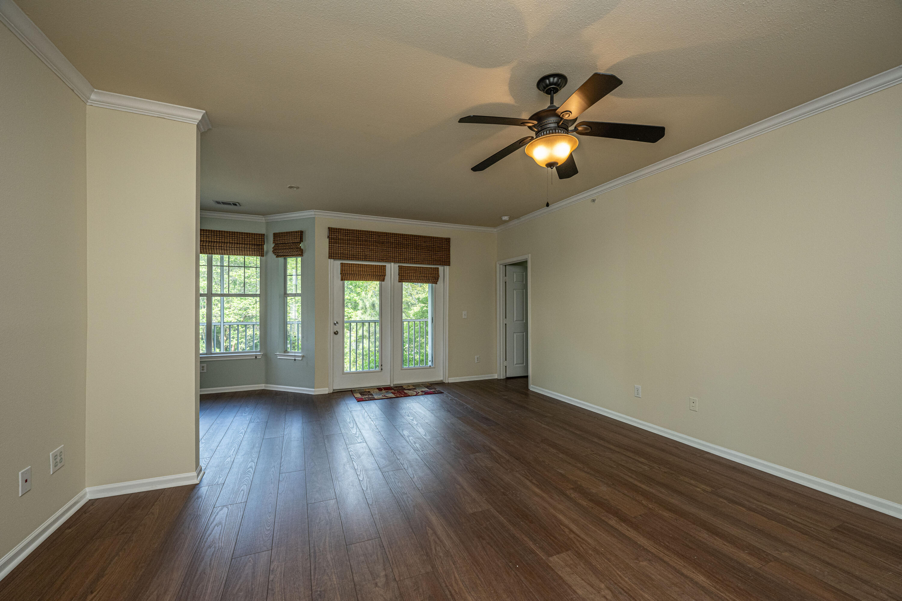 130 River Landing Drive Unit: 8210