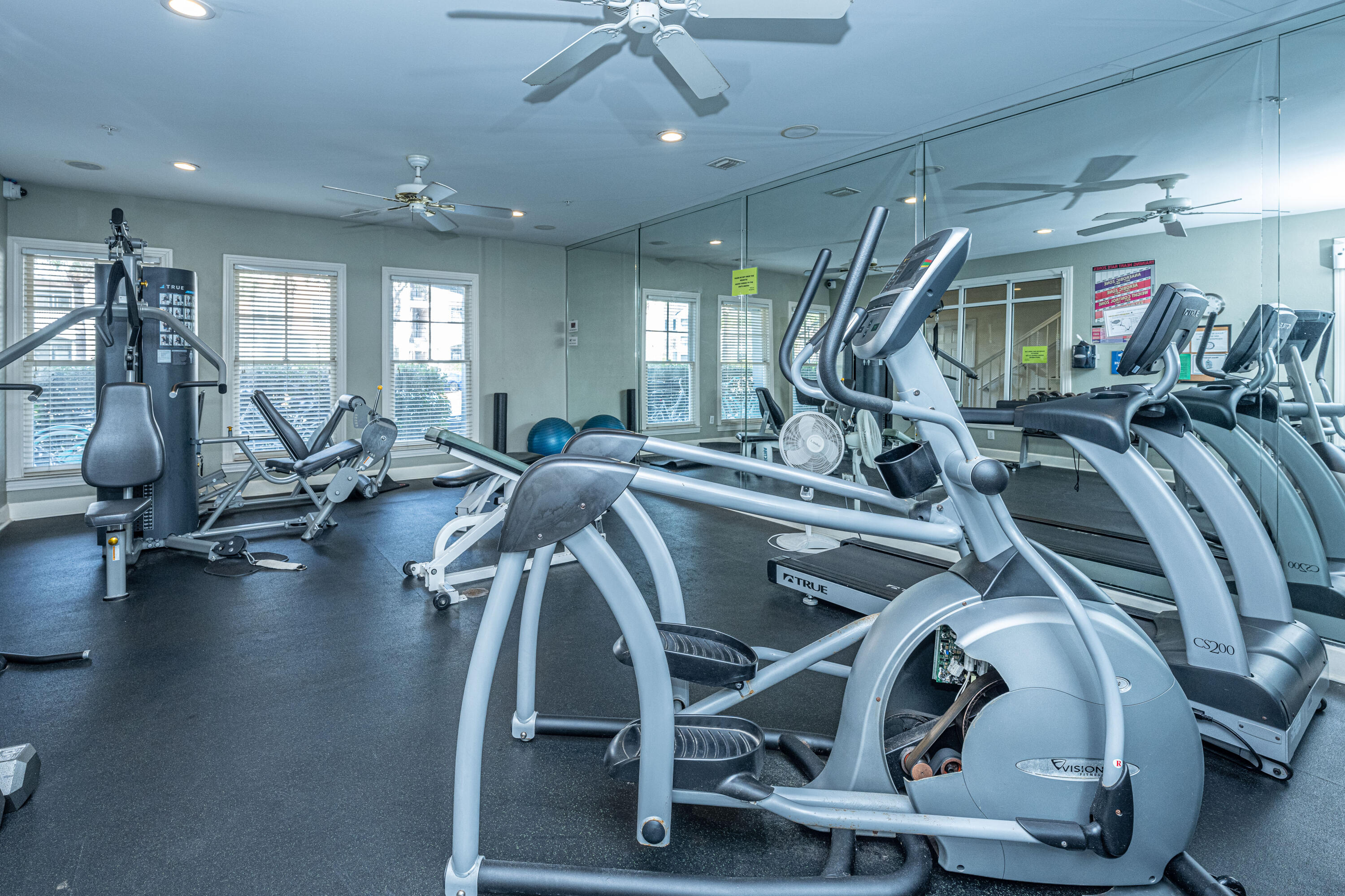 130 River Landing Drive Unit: 8210