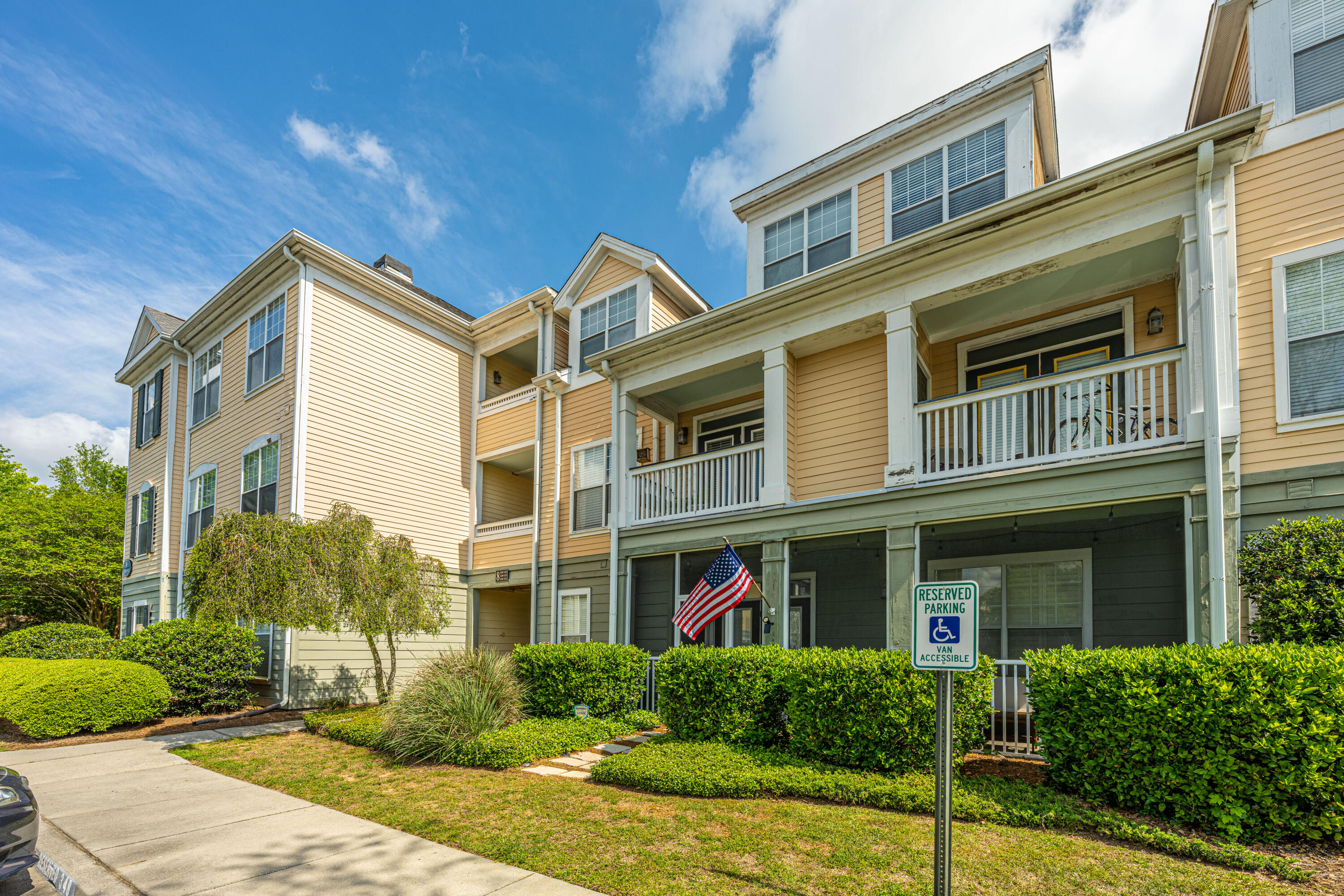130 River Landing Drive Unit: 8210