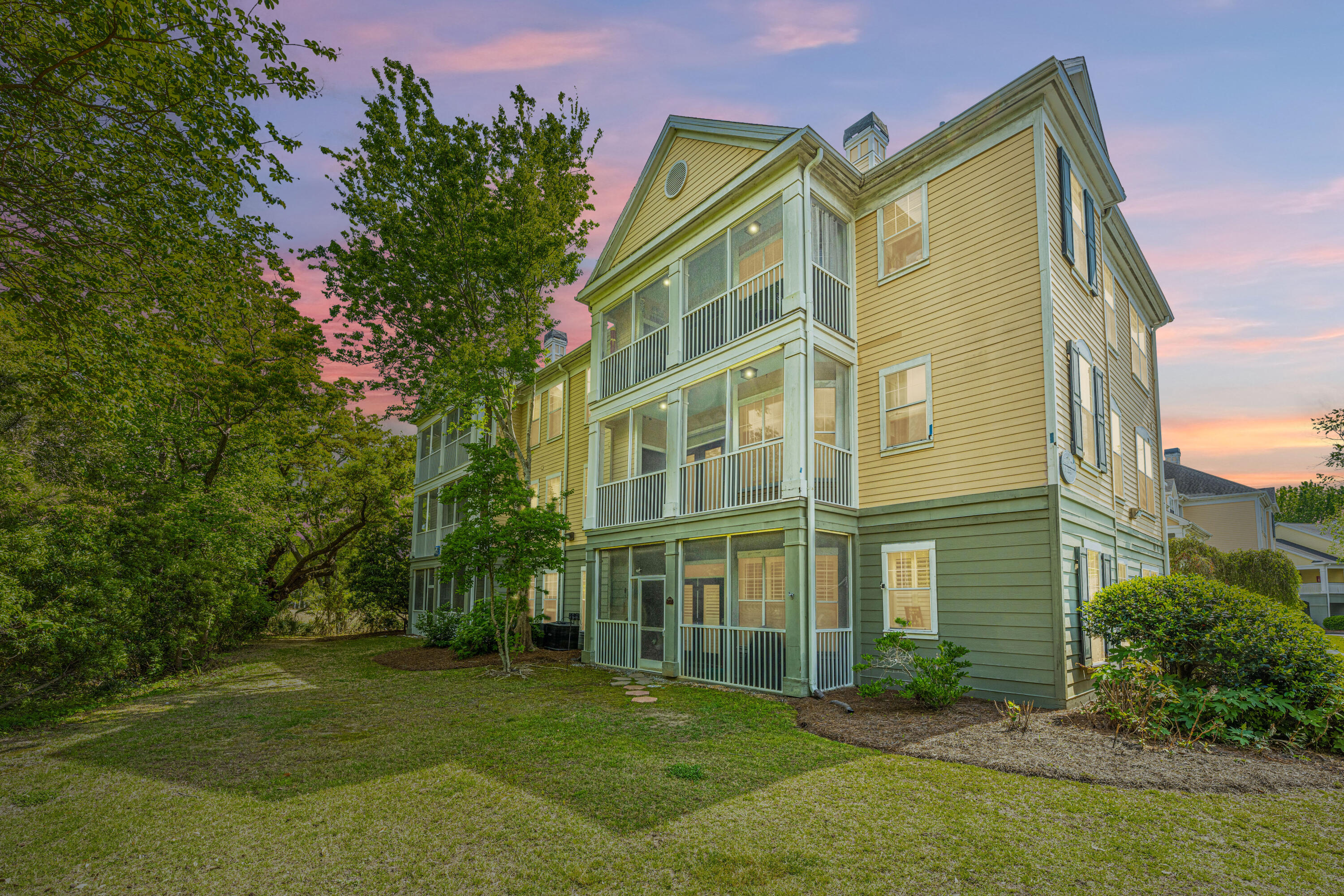 130 River Landing Drive Unit: 8210