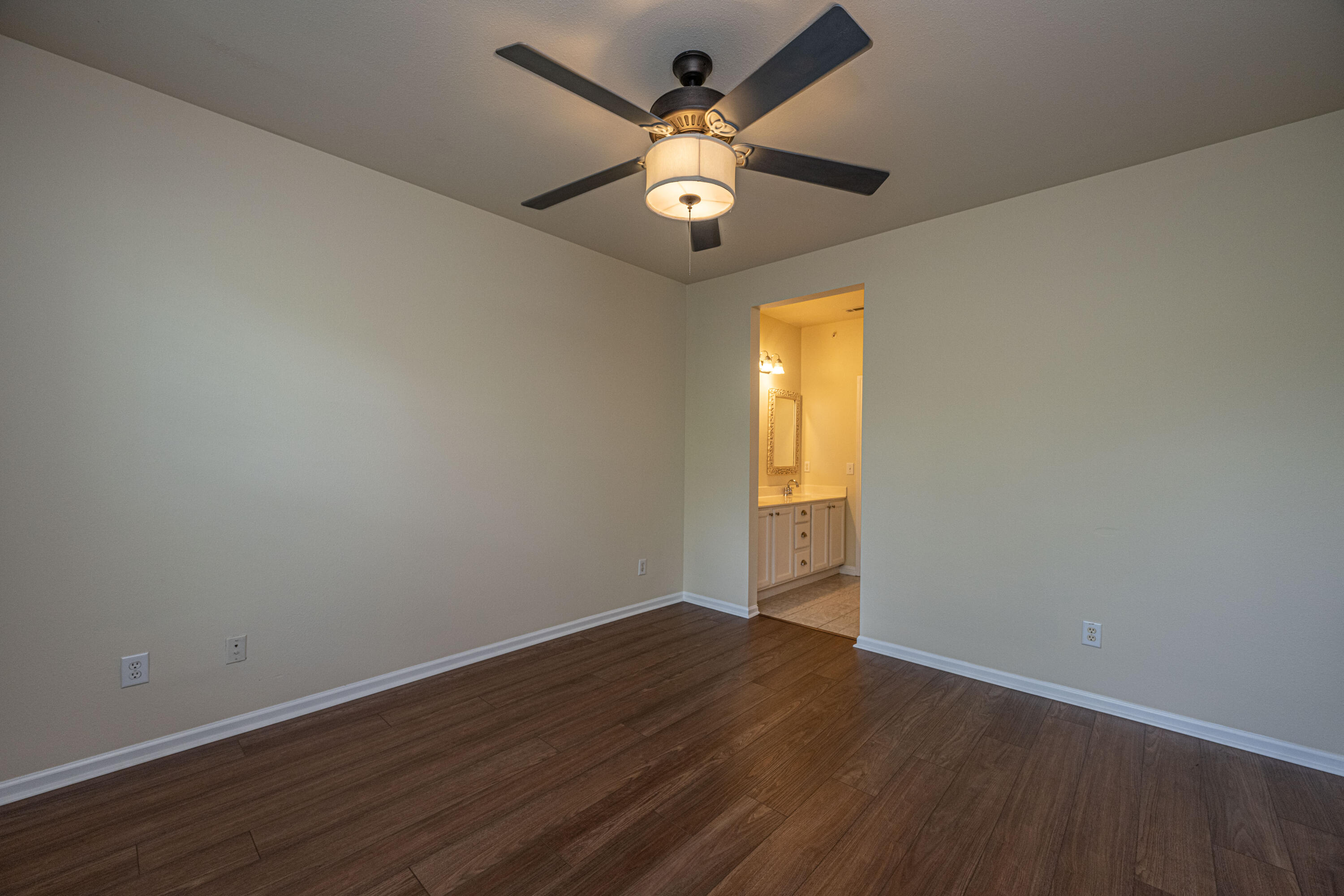 130 River Landing Drive Unit: 8210