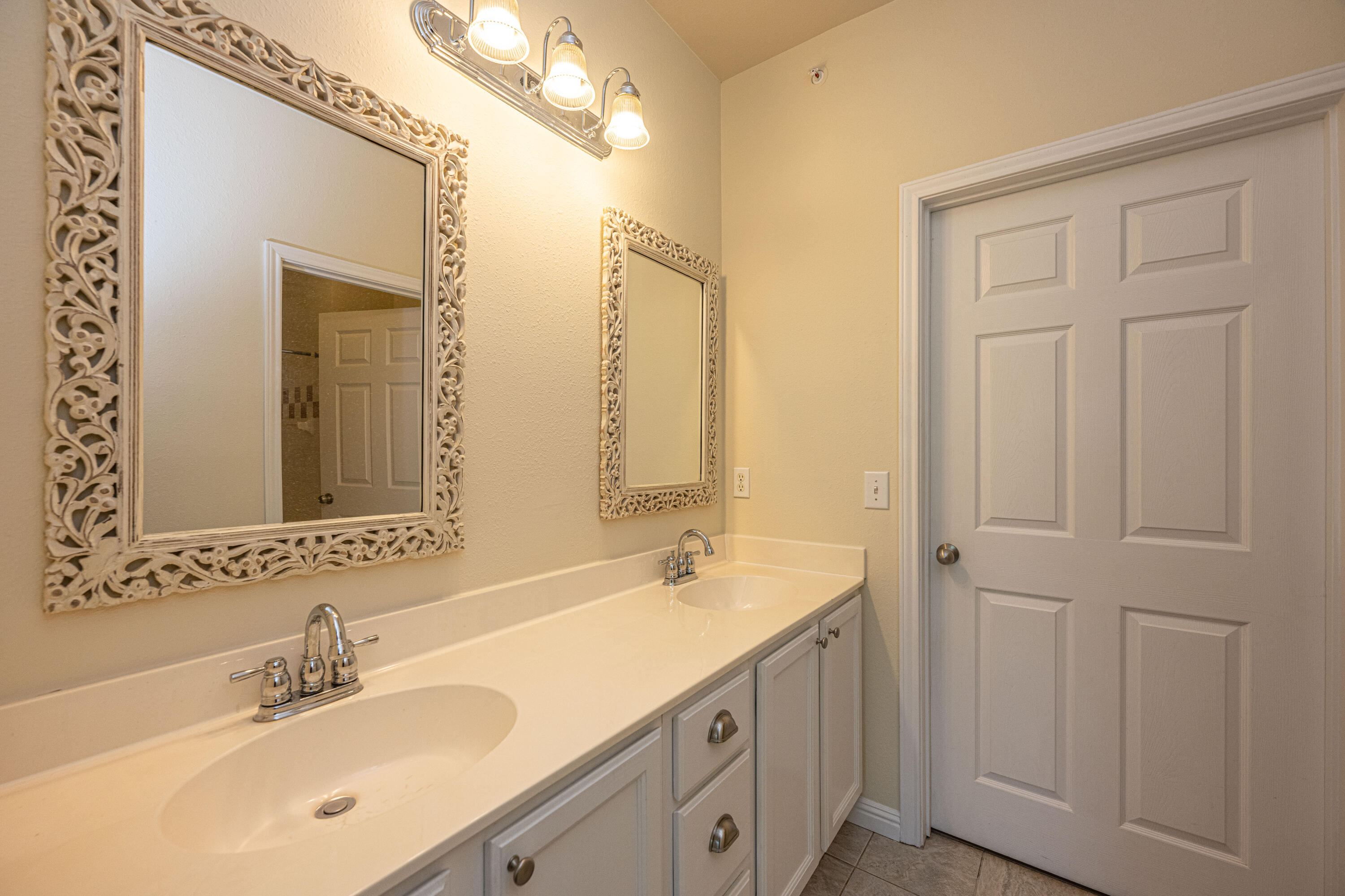 130 River Landing Drive Unit: 8210