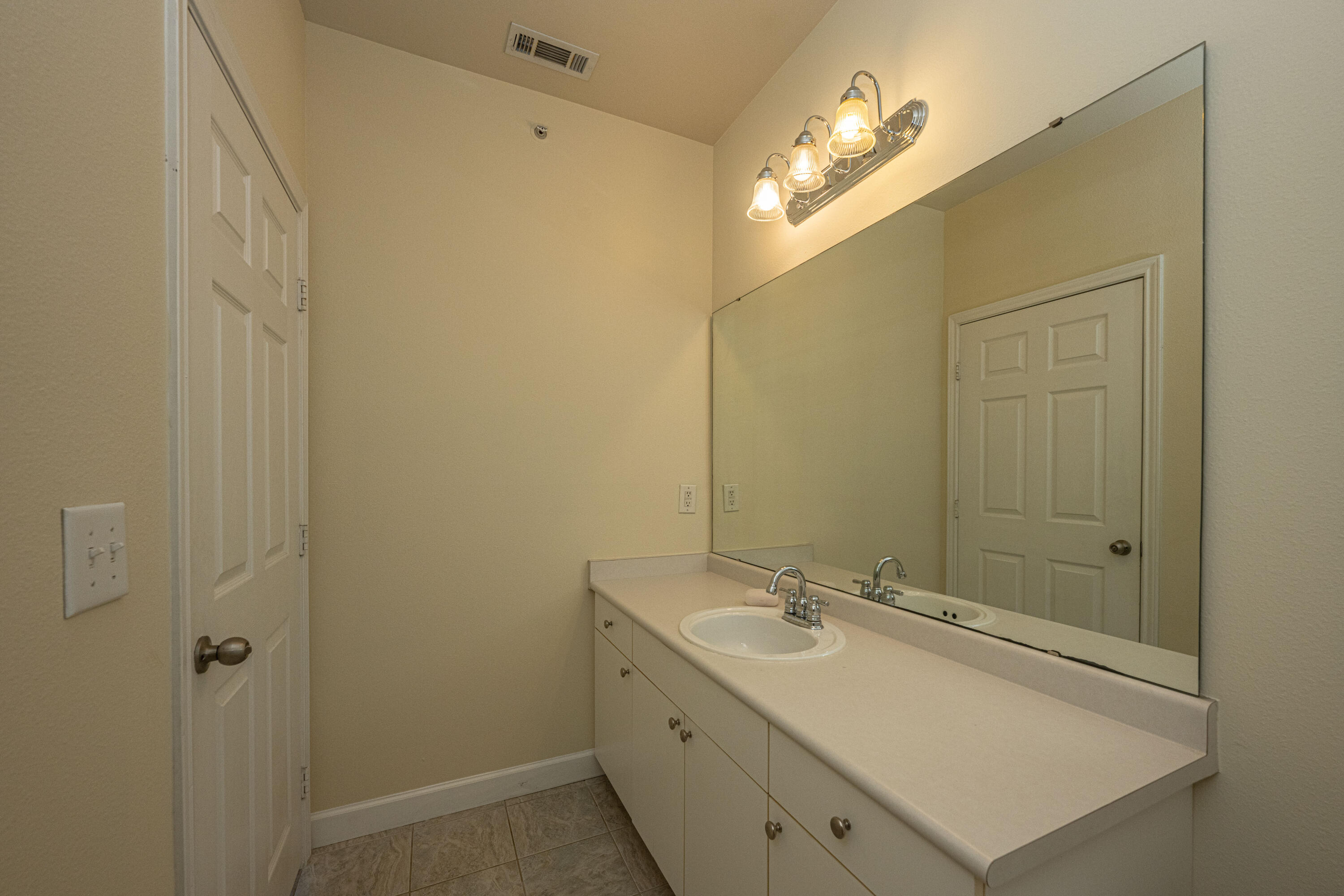 130 River Landing Drive Unit: 8210