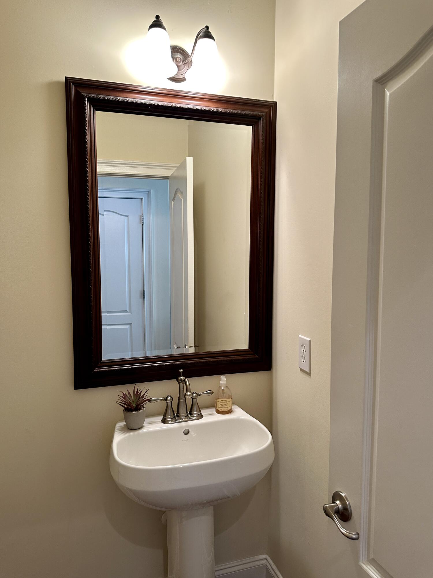 1771 Tennyson Row Unit: 1