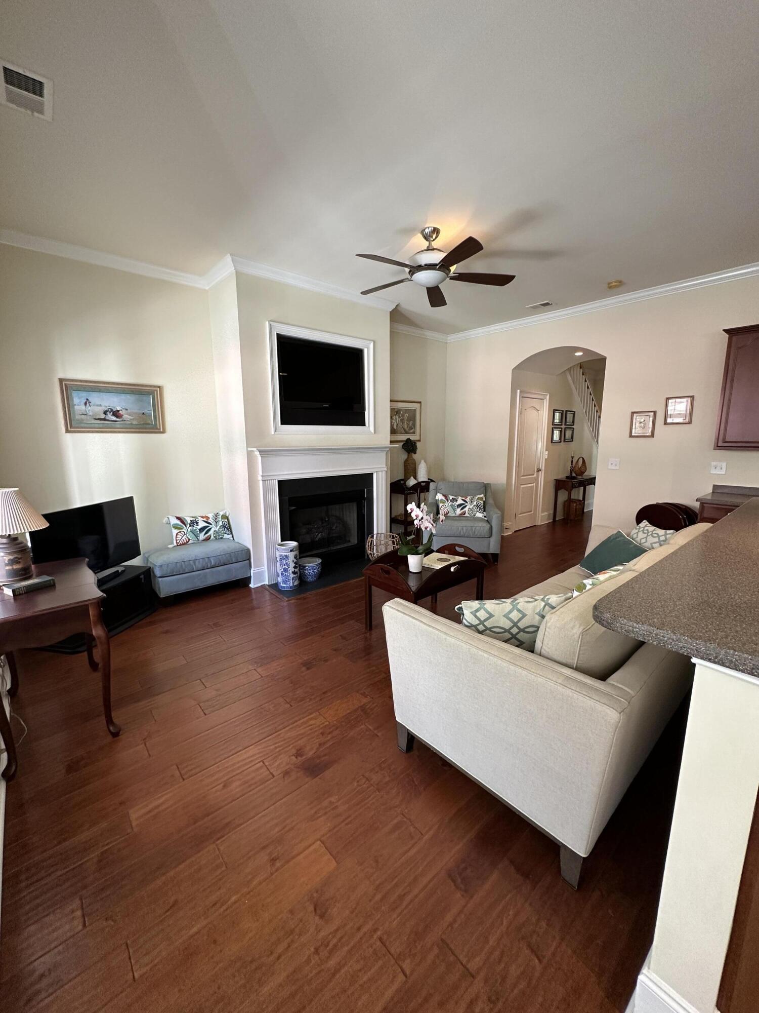 1771 Tennyson Row Unit: 1