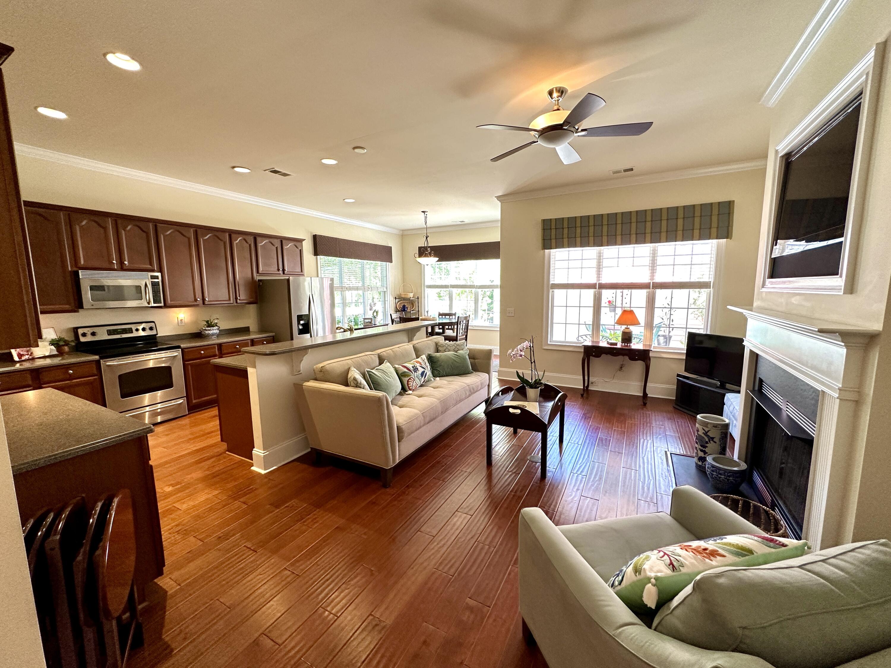 1771 Tennyson Row Unit: 1