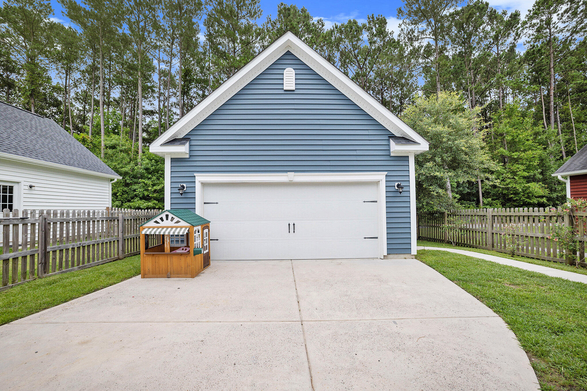 3201 Moonlight Drive