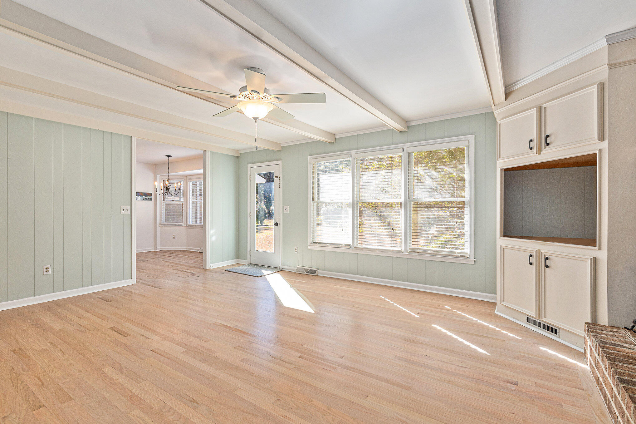 1035 Sweetwater Drive