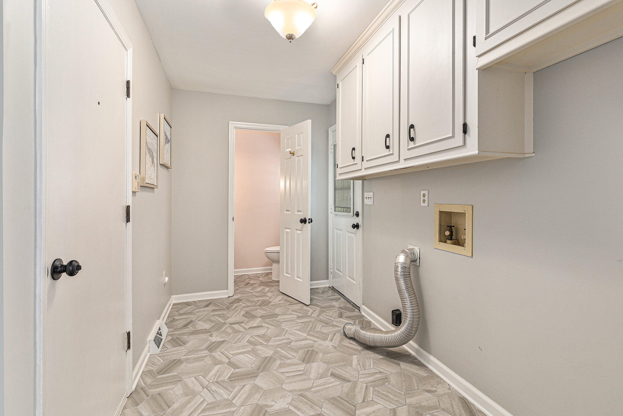 1035 Sweetwater Drive