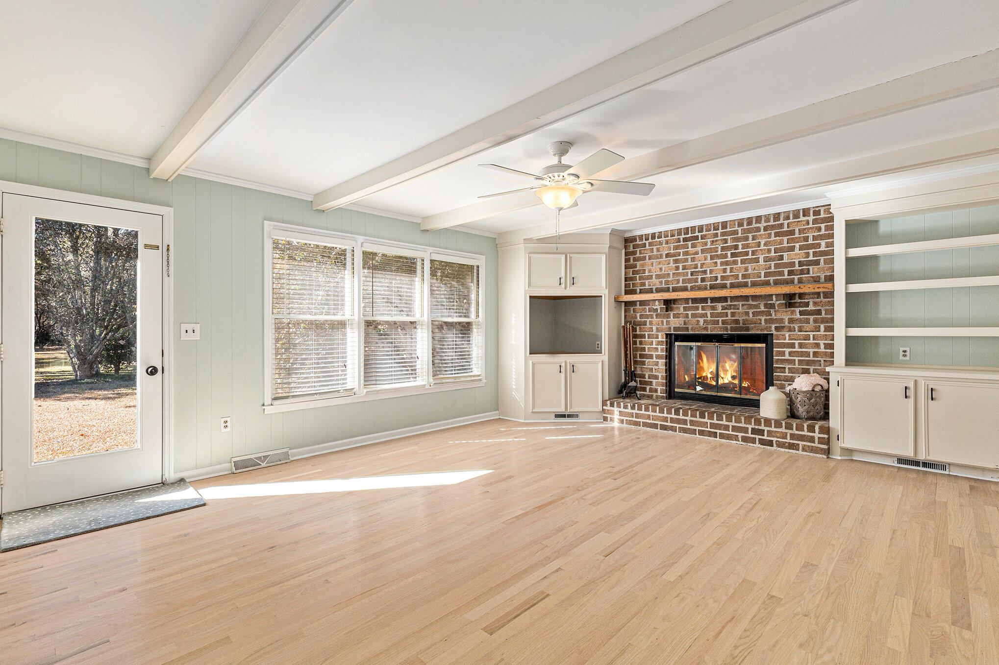 1035 Sweetwater Drive