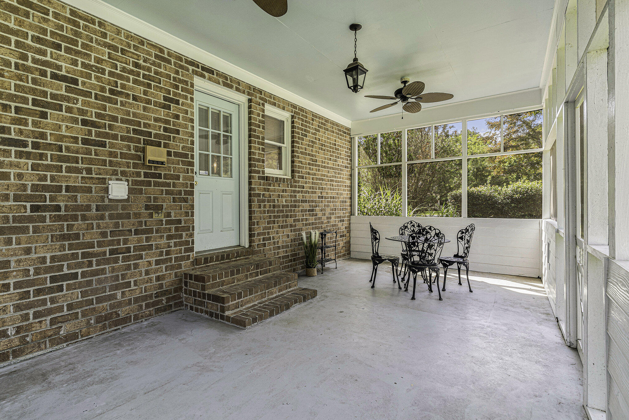 1035 Sweetwater Drive