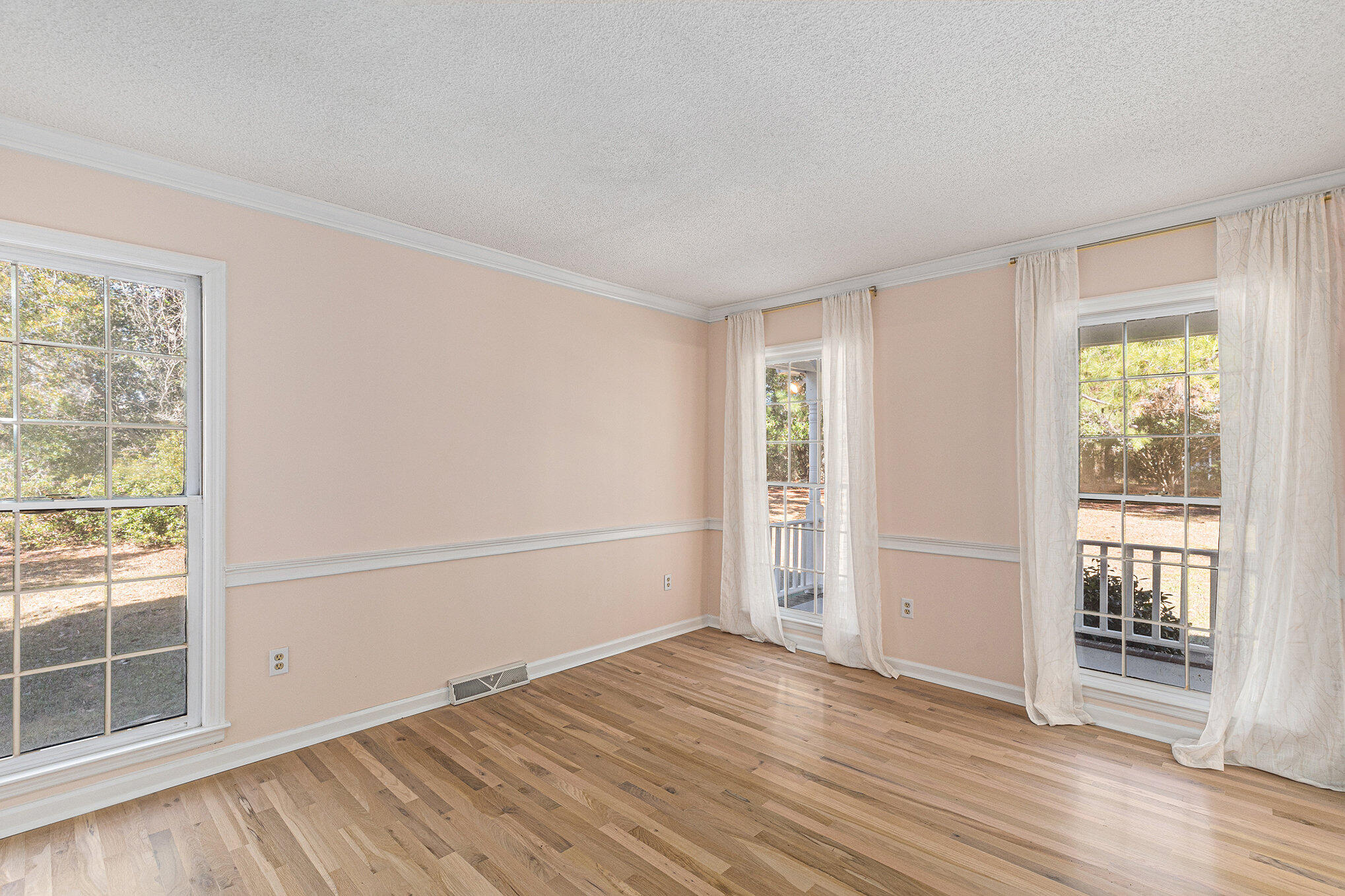 1035 Sweetwater Drive