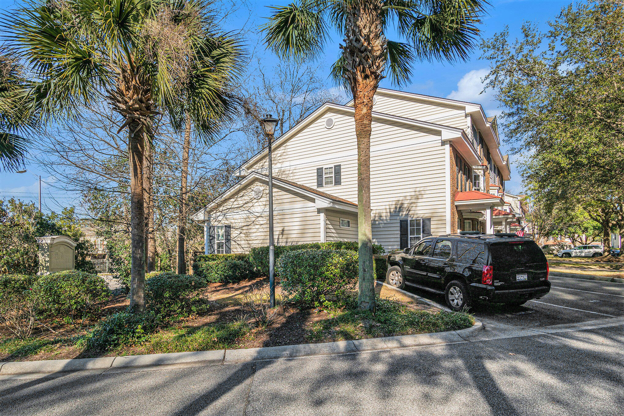 4008 Radcliffe Drive Unit: 6