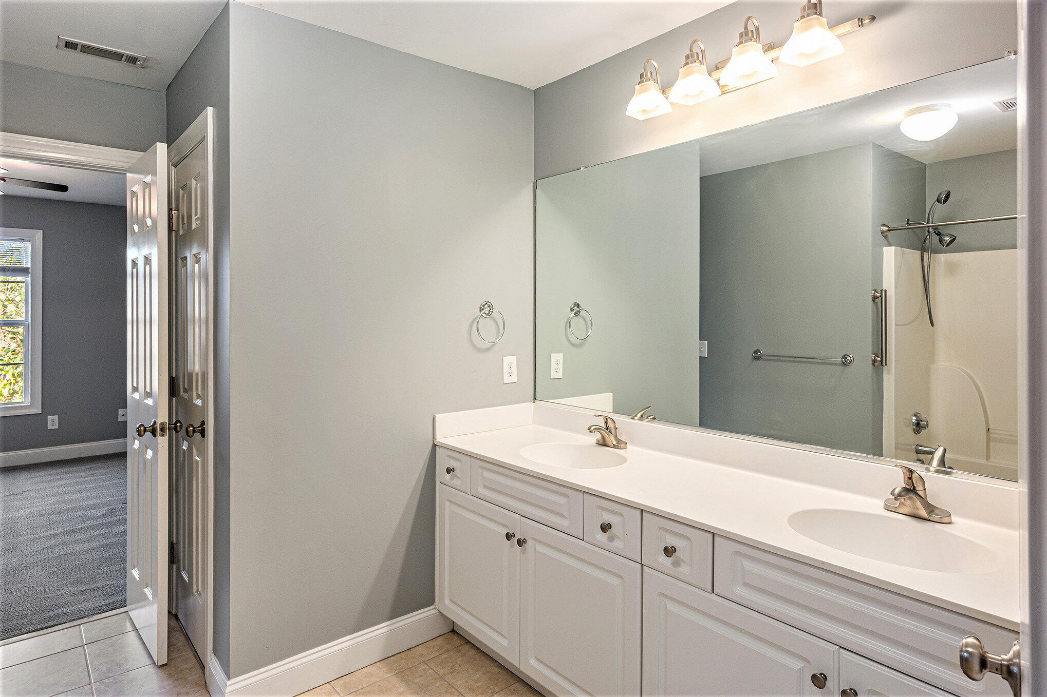 4008 Radcliffe Drive Unit: 6