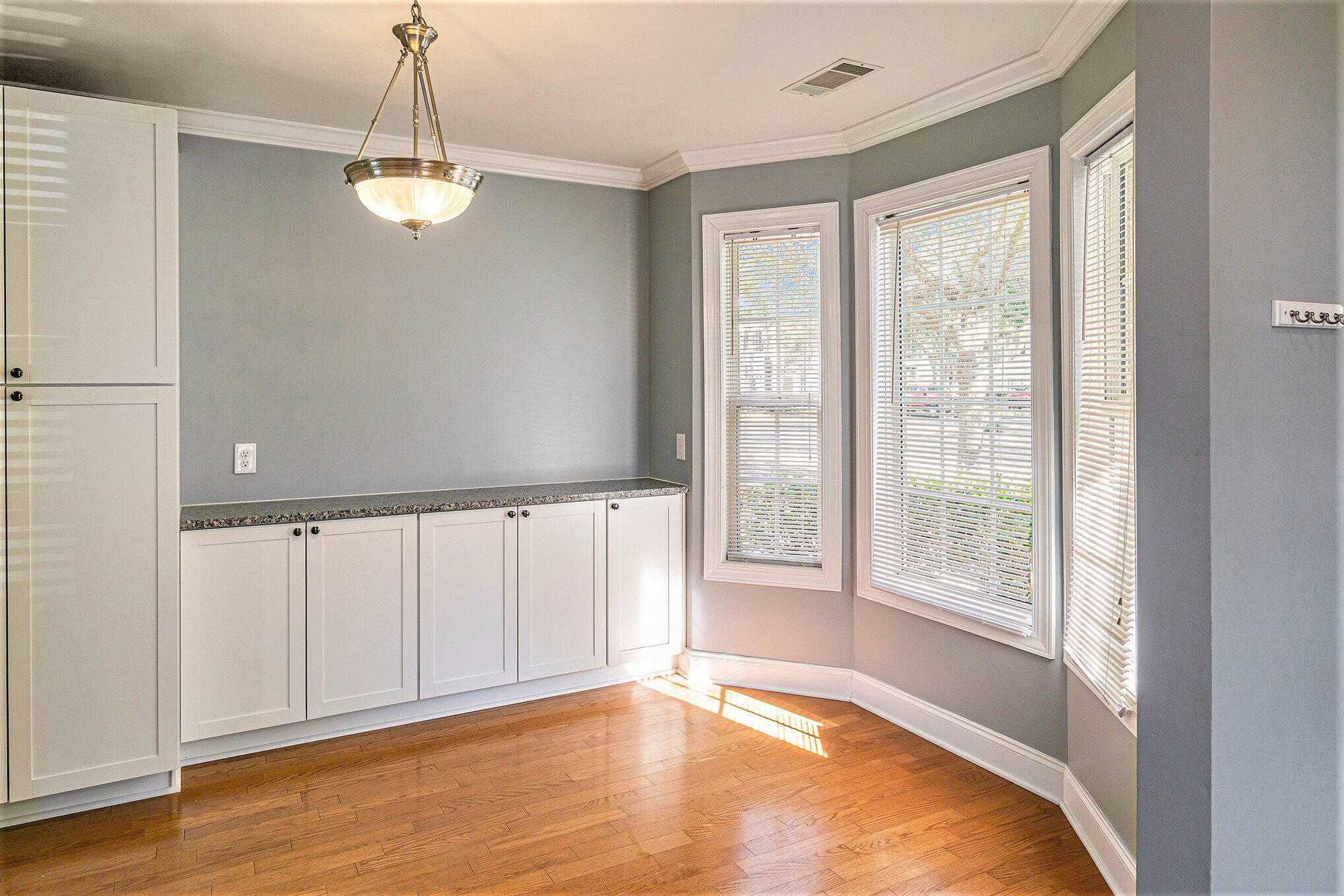 4008 Radcliffe Drive Unit: 6