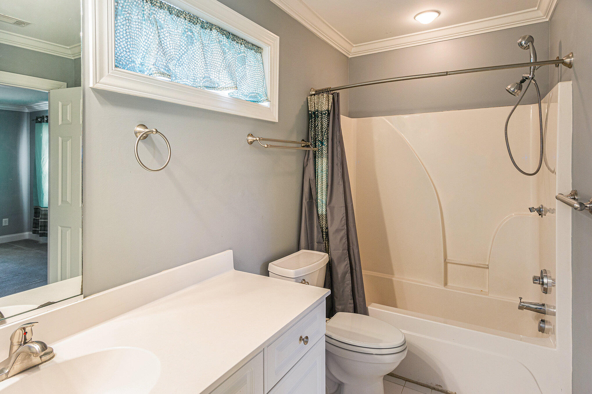 4008 Radcliffe Drive Unit: 6