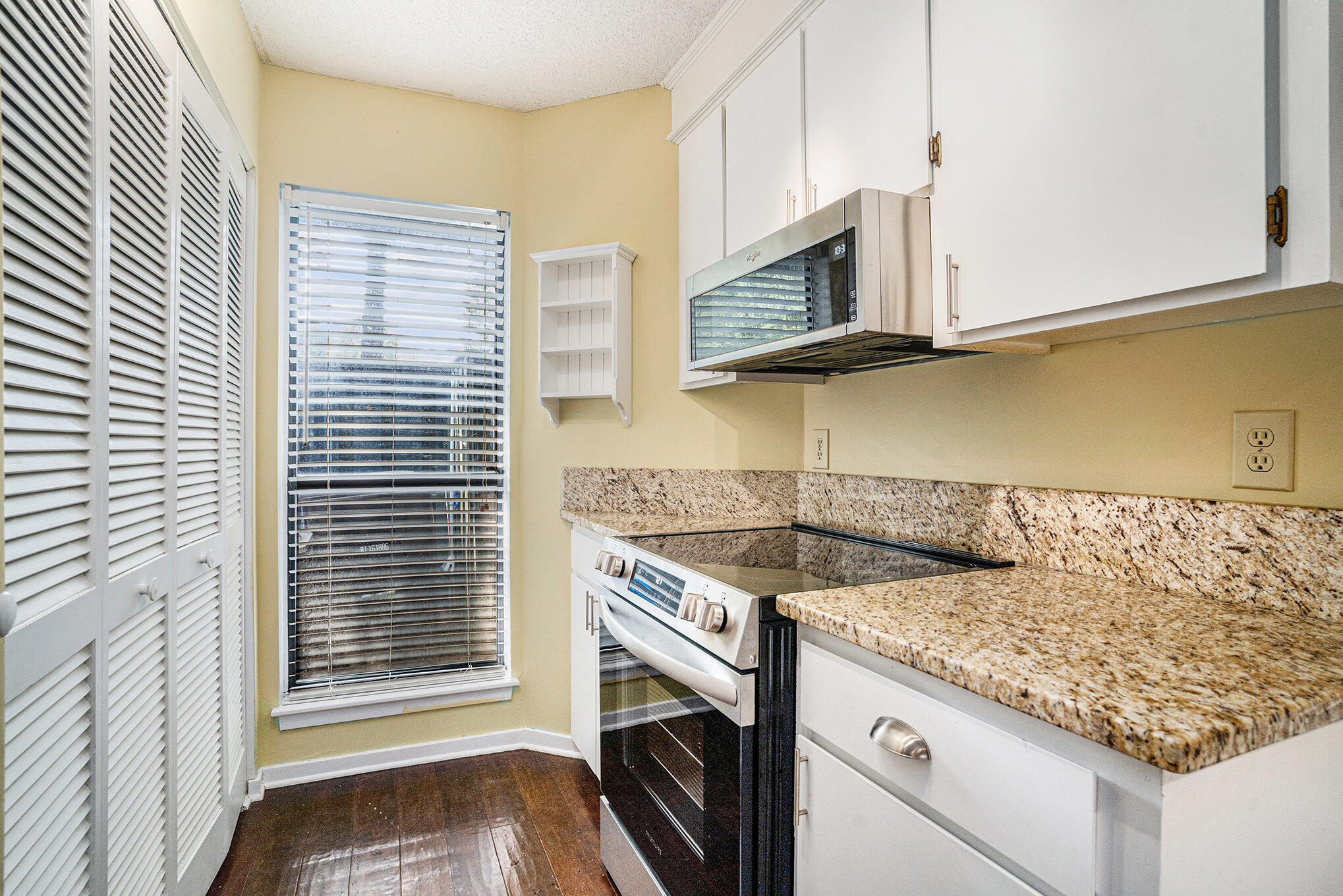1115 Shadow Lake Circle