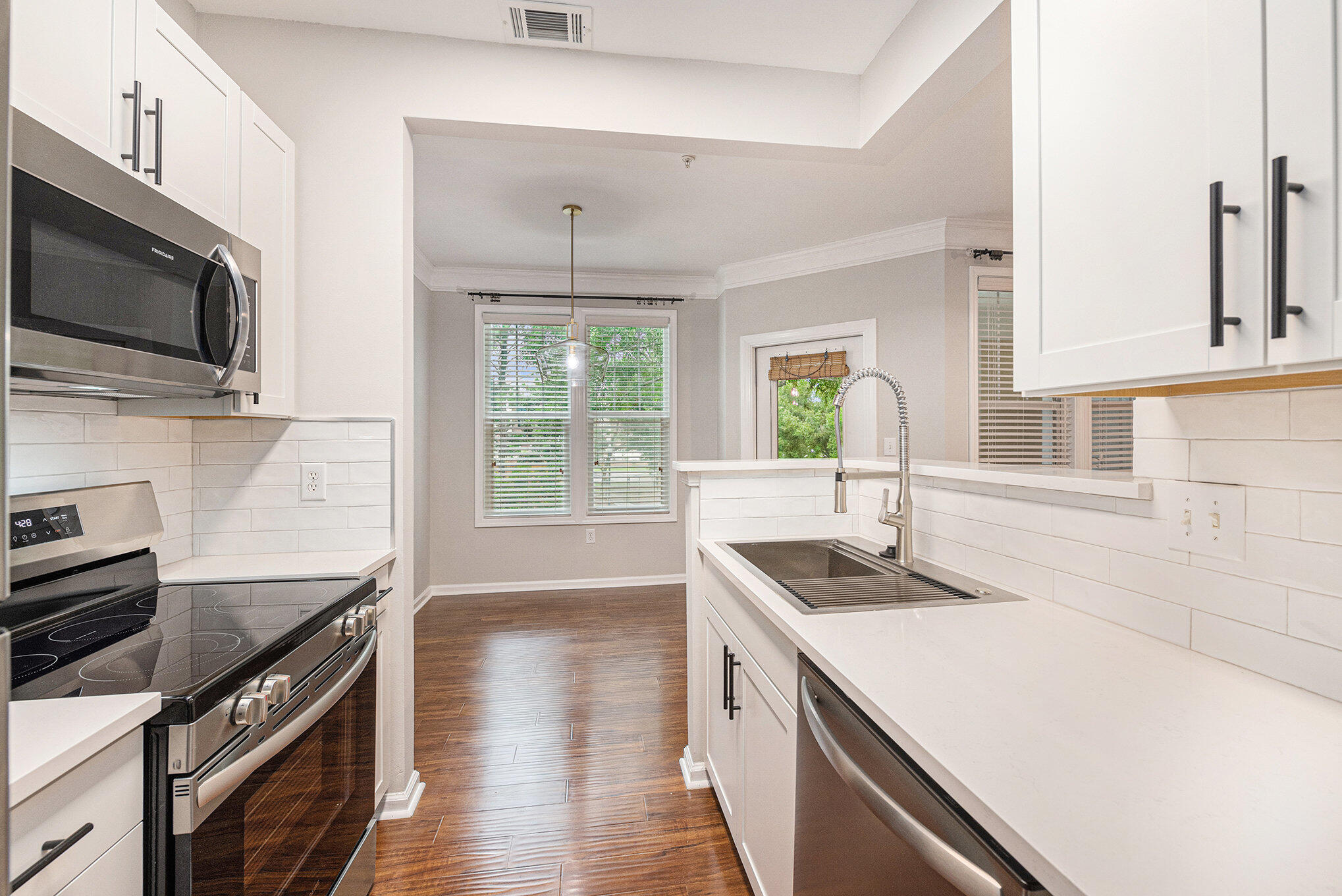 2125 Chatelain Way