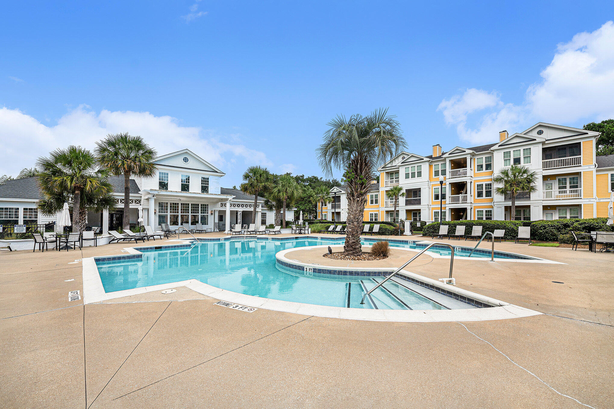 2125 Chatelain Way