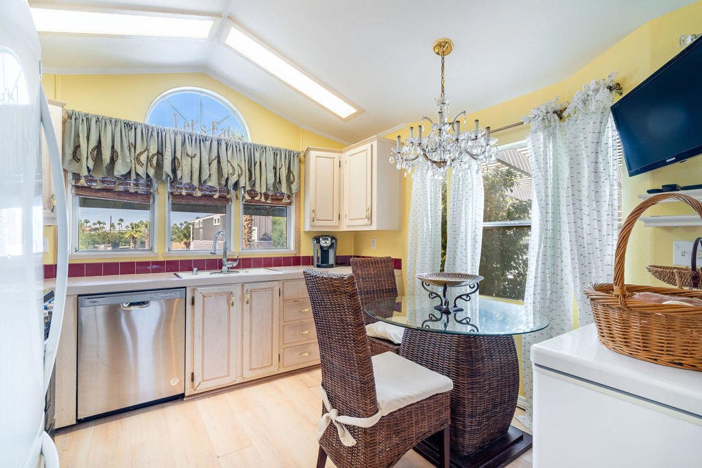 74711 Dillon Road 736