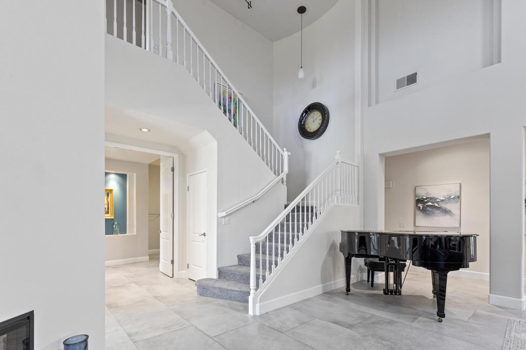 78 N Kavenish Drive