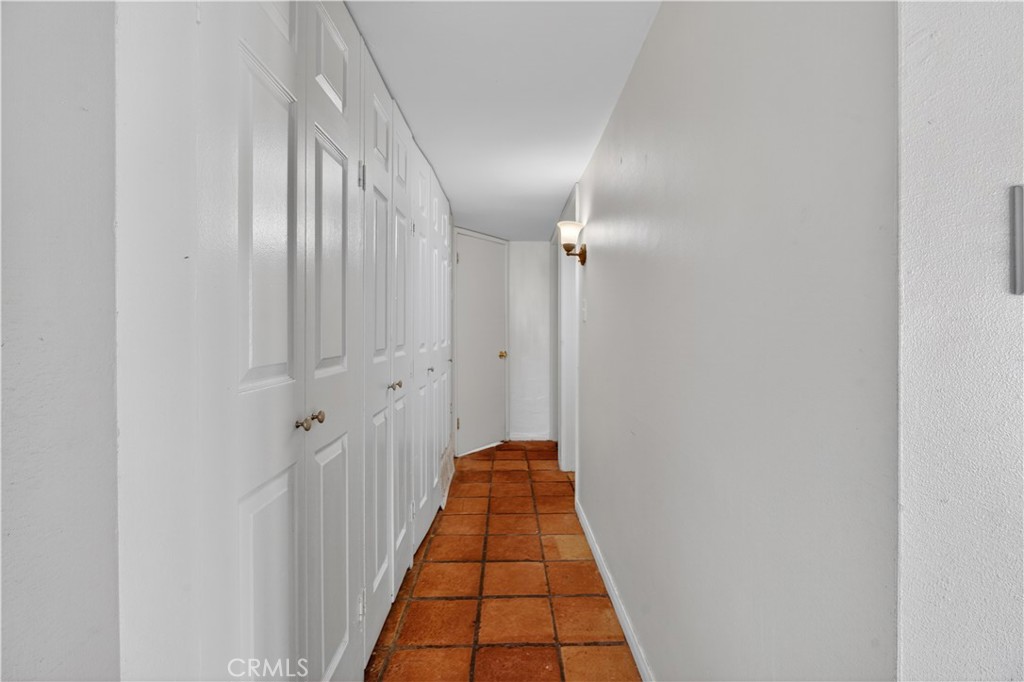 22580 Parkmead
