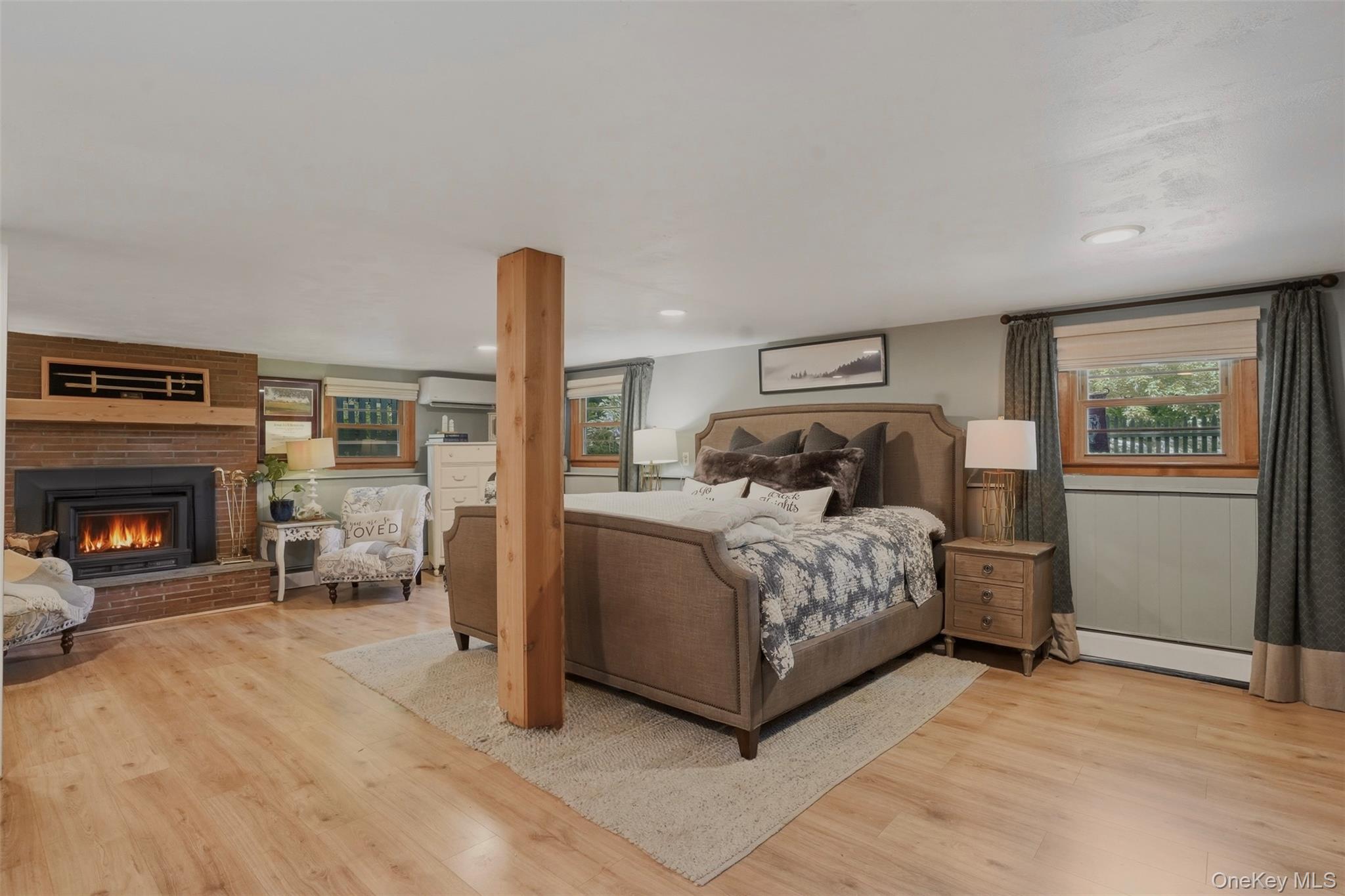 16 Howland Road