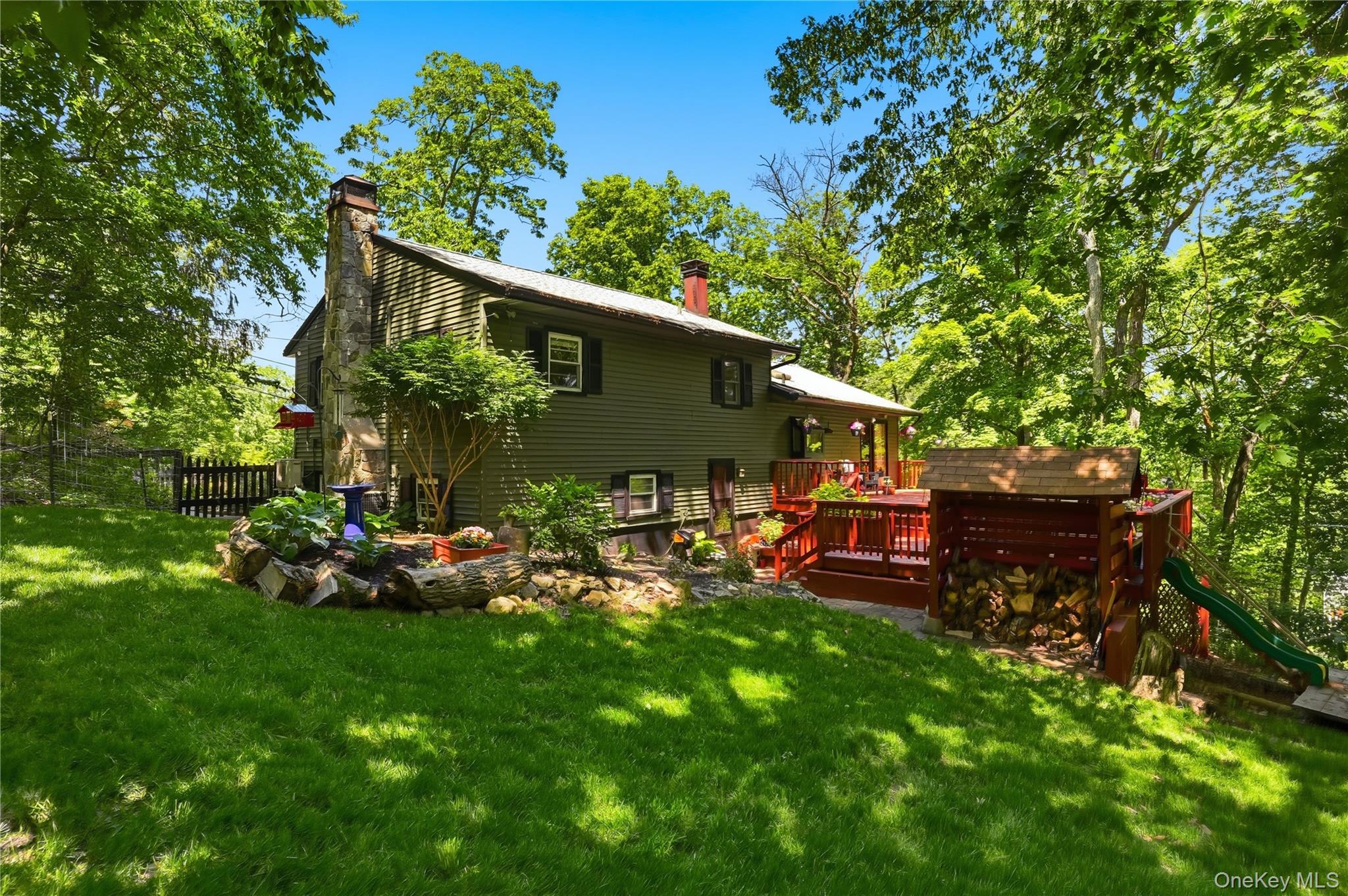 16 Howland Road