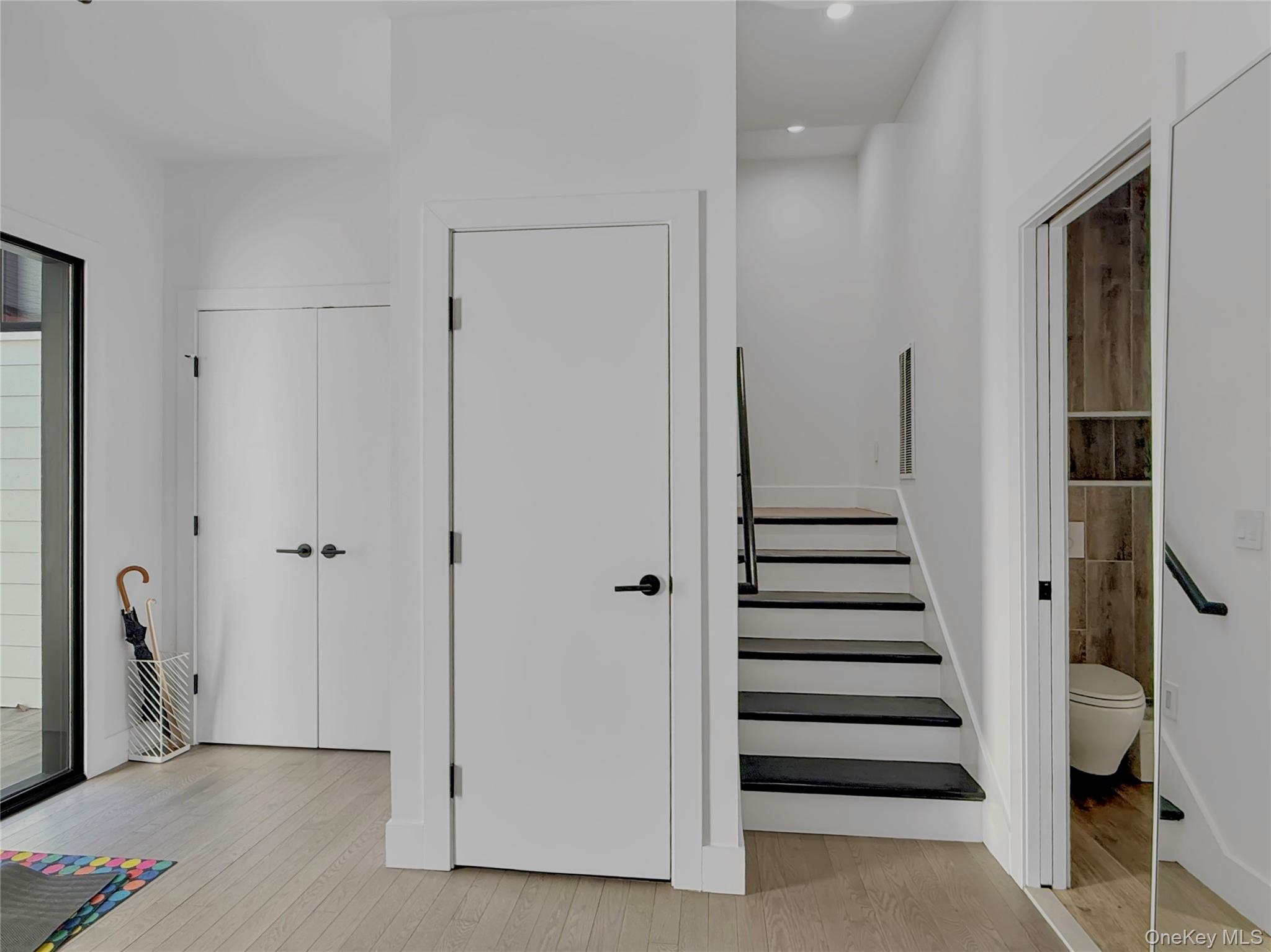 12 Hudson River Lane