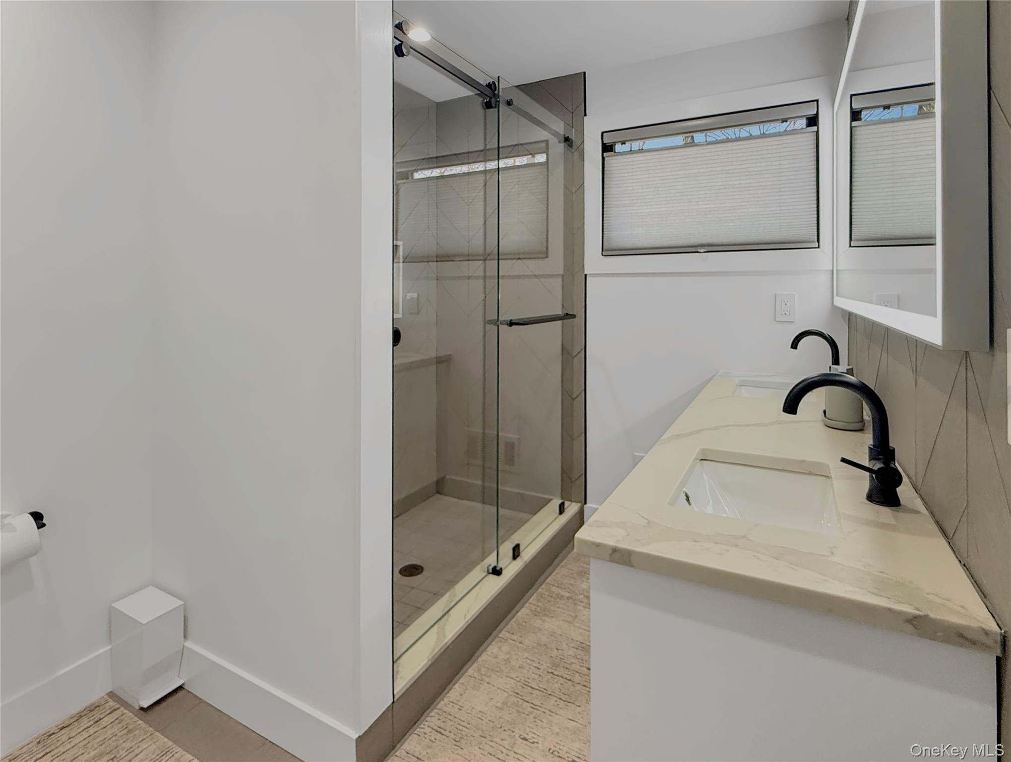 12 Hudson River Lane