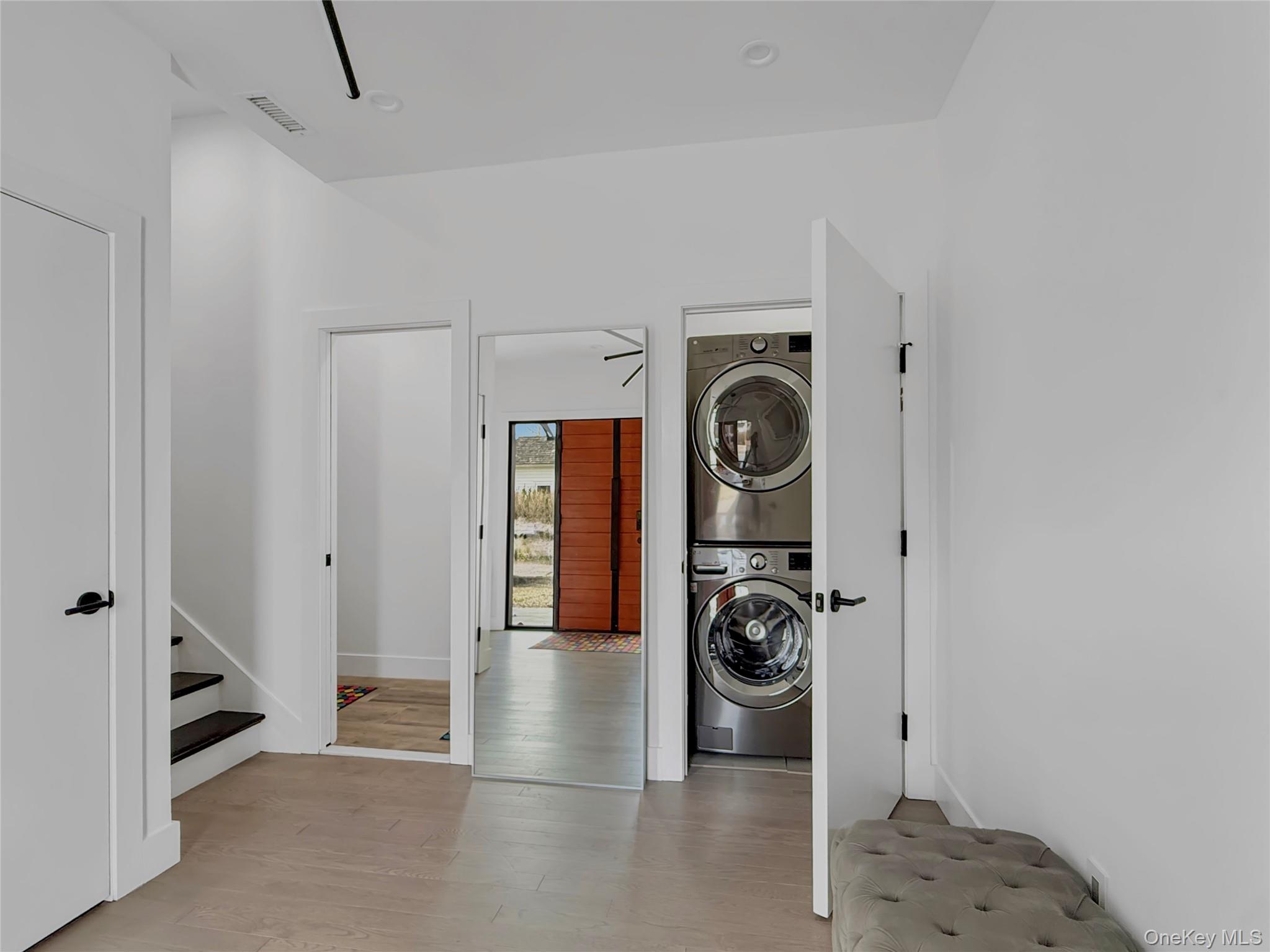 12 Hudson River Lane