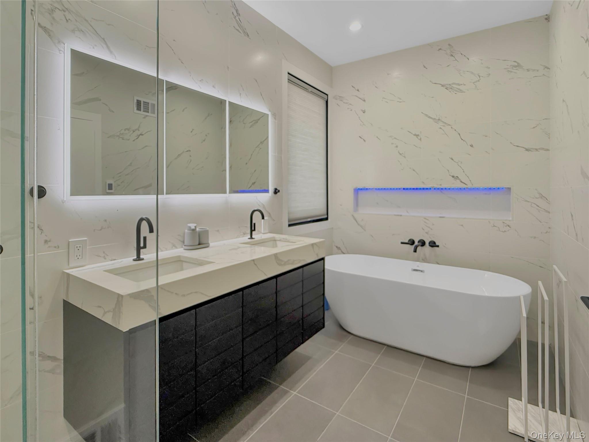 12 Hudson River Lane