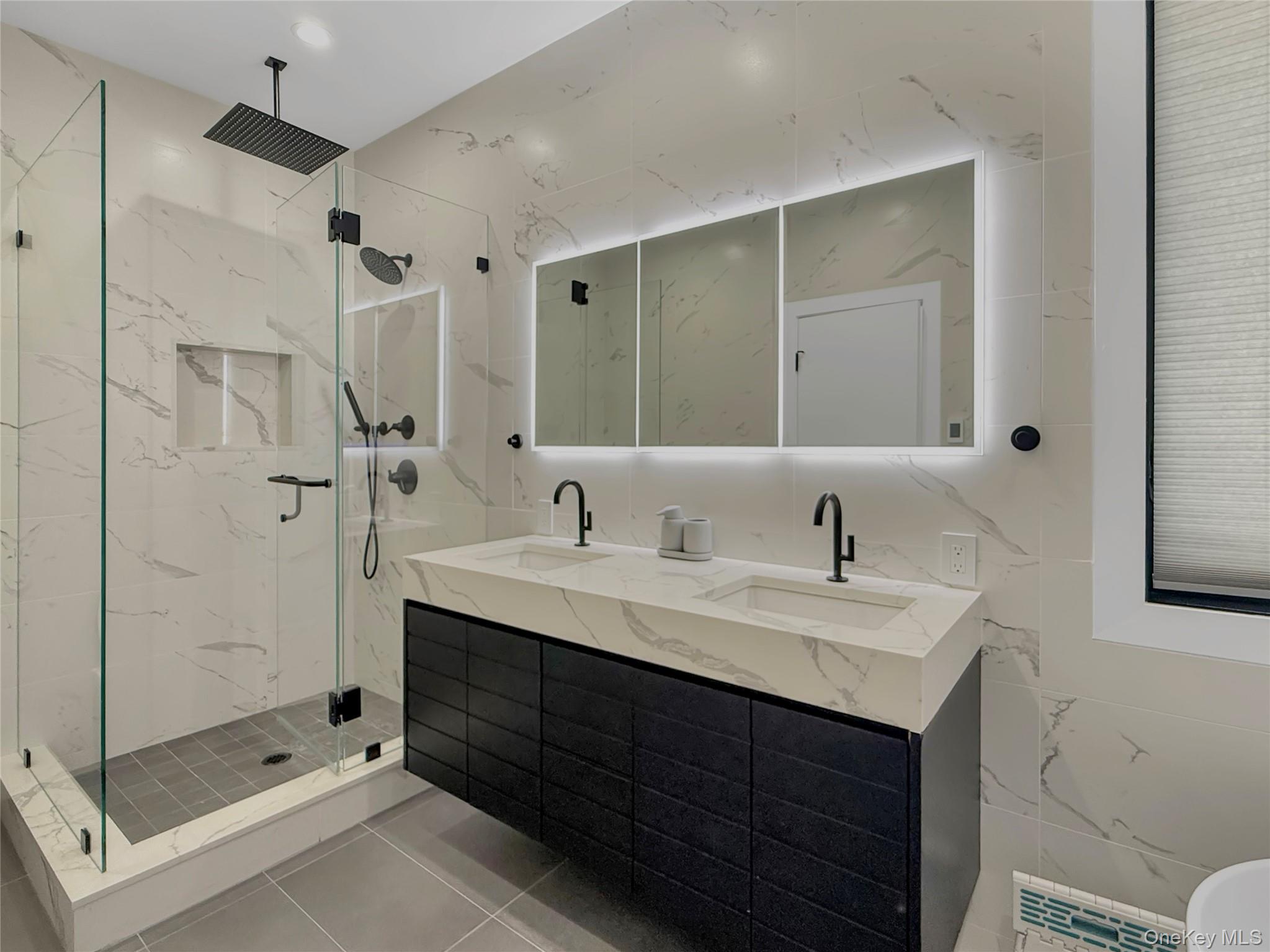 12 Hudson River Lane