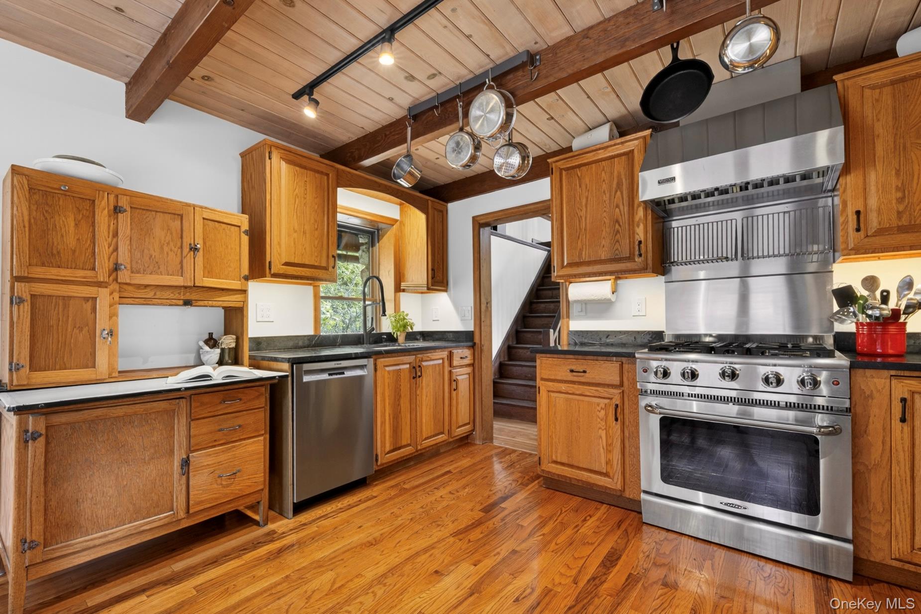 20 Fort Defiance Hill Road