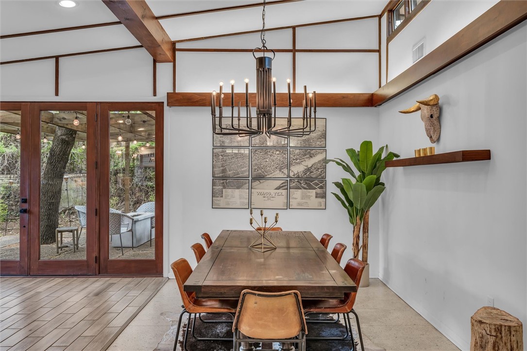 2517 Wooded Acres Drive