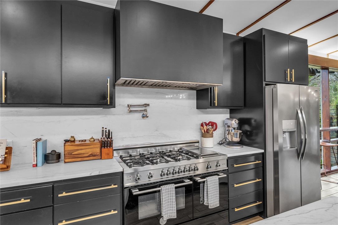 2517 Wooded Acres Drive