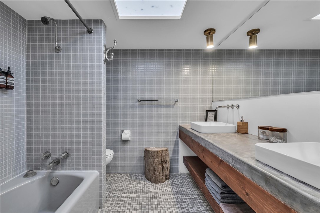 2517 Wooded Acres Drive