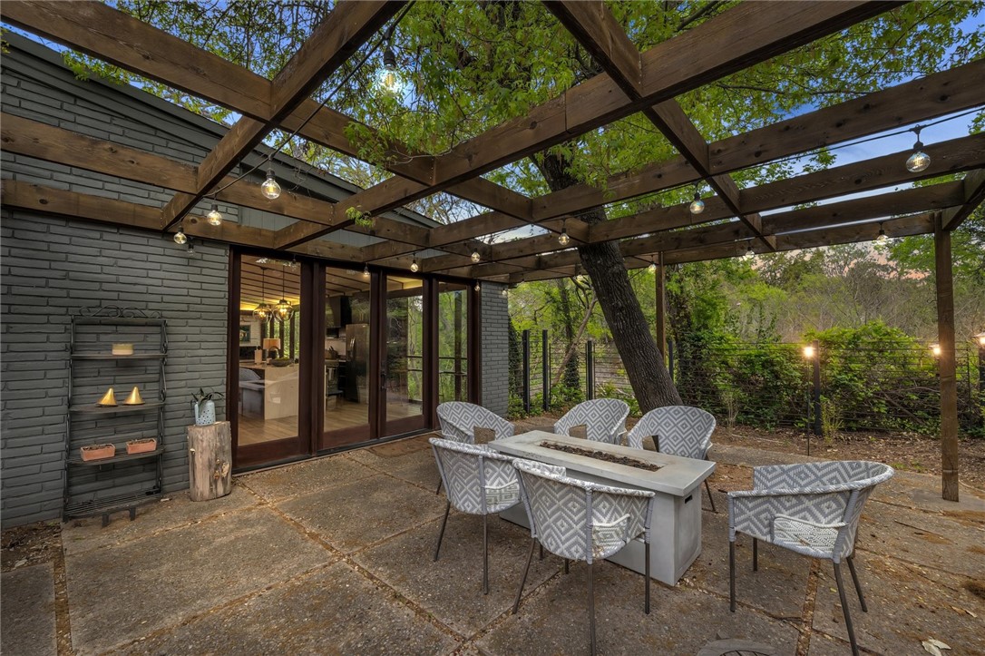 2517 Wooded Acres Drive