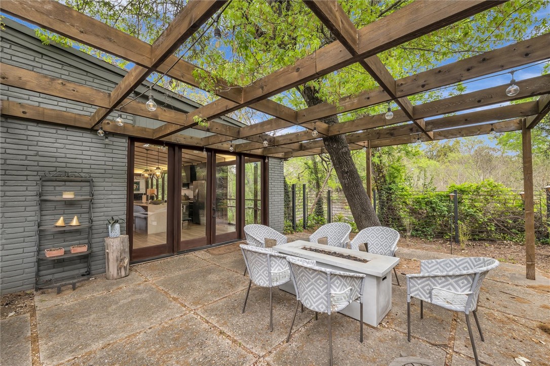 2517 Wooded Acres Drive